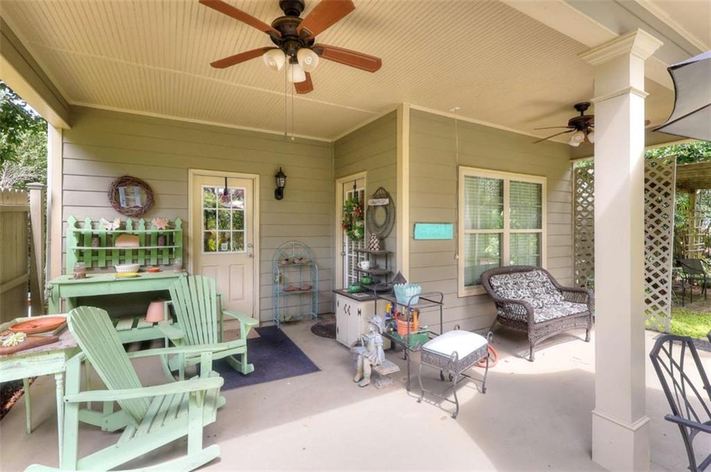 1718 Lakeland Lane