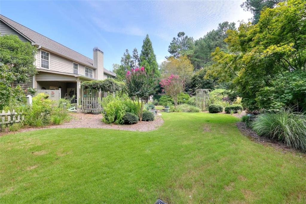 1718 Lakeland Lane