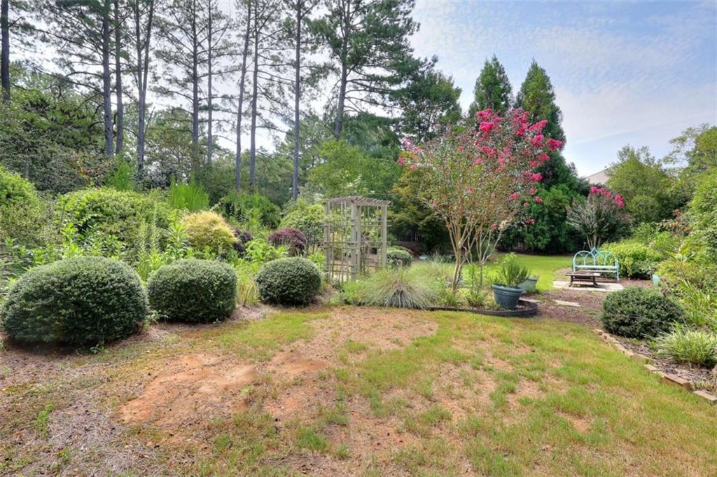 1718 Lakeland Lane