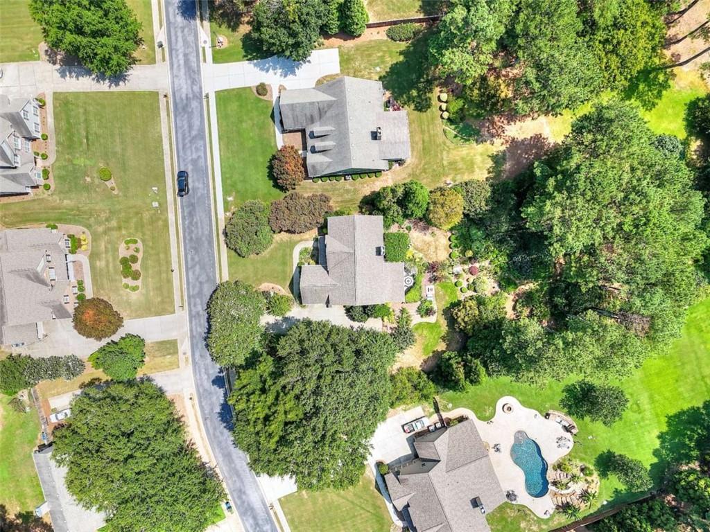1718 Lakeland Lane