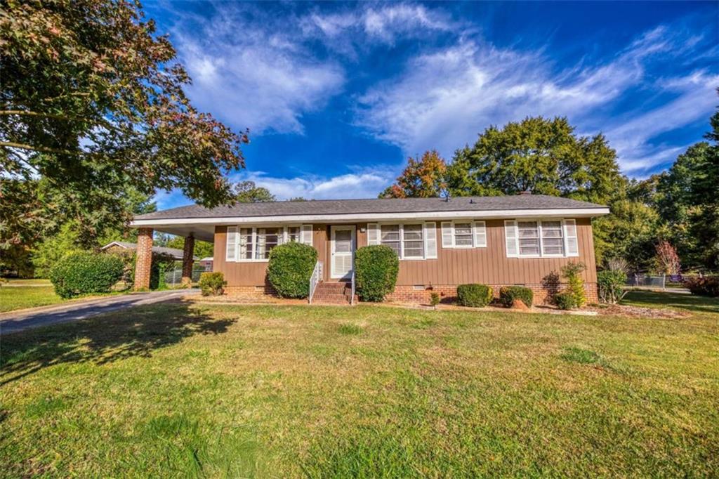1525 Woodacres Road