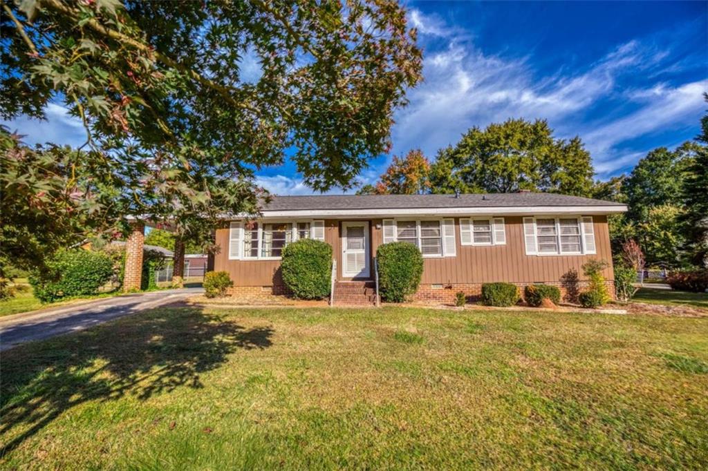 1525 Woodacres Road
