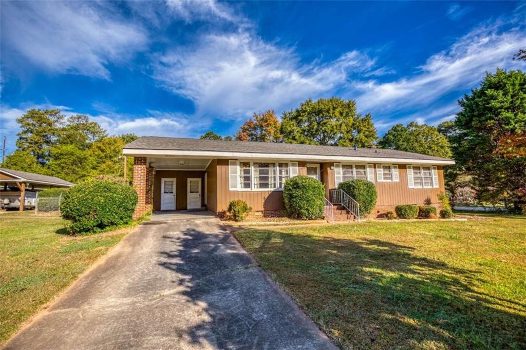 1525 Woodacres Road