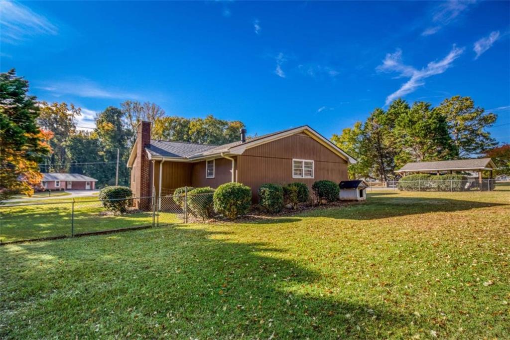 1525 Woodacres Road