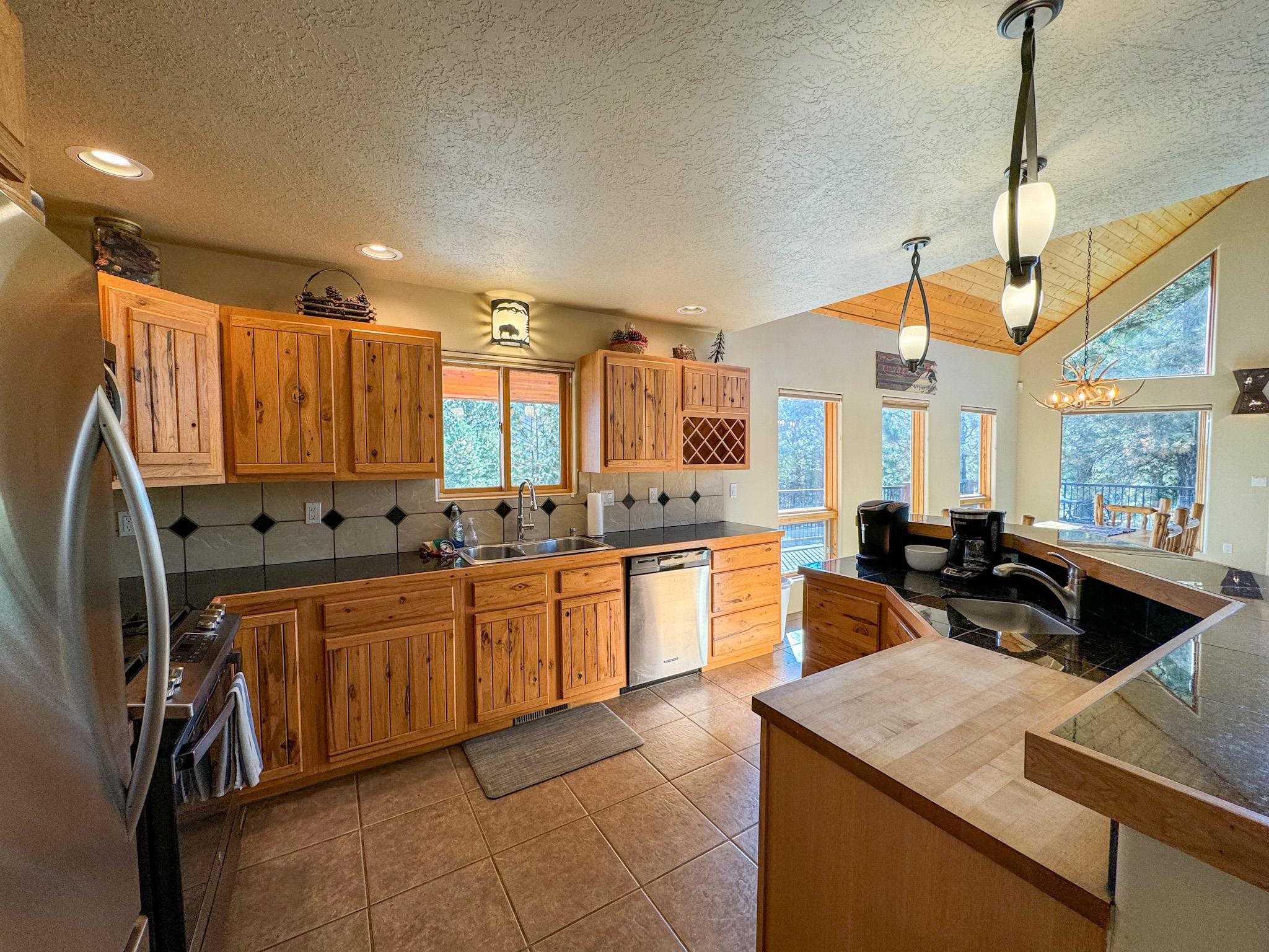 50 San Mateo Dr