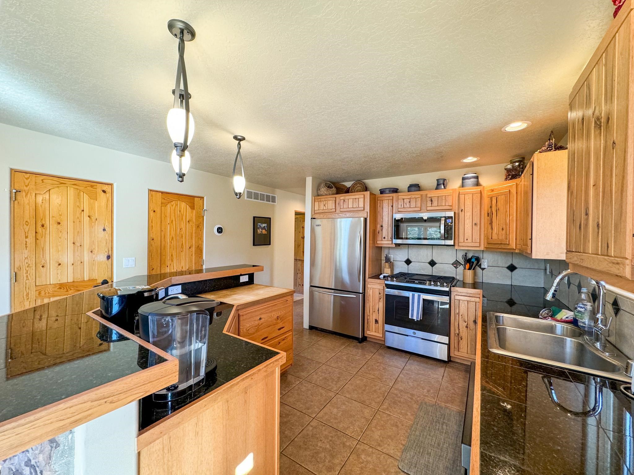 50 San Mateo Dr