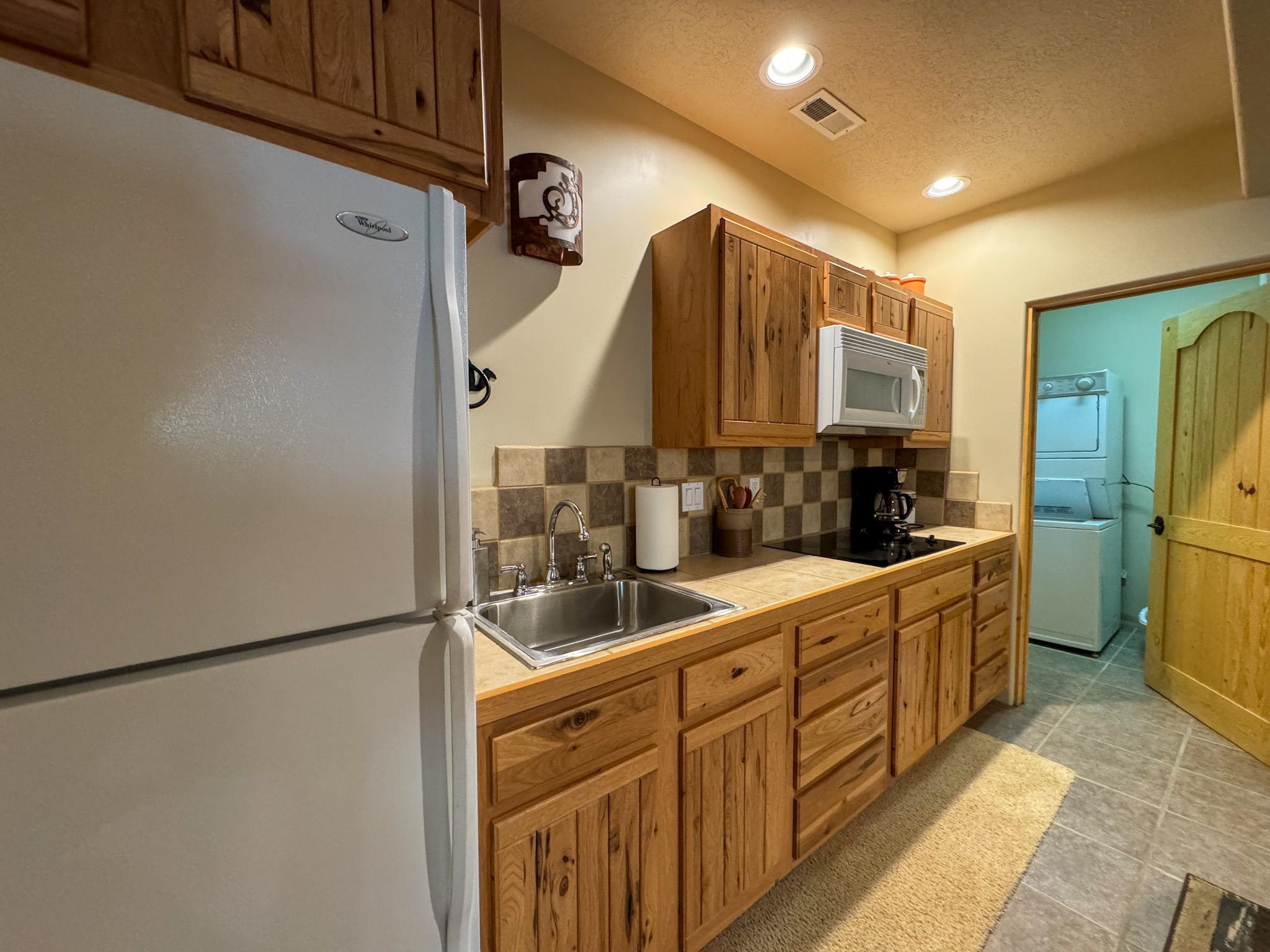 50 San Mateo Dr