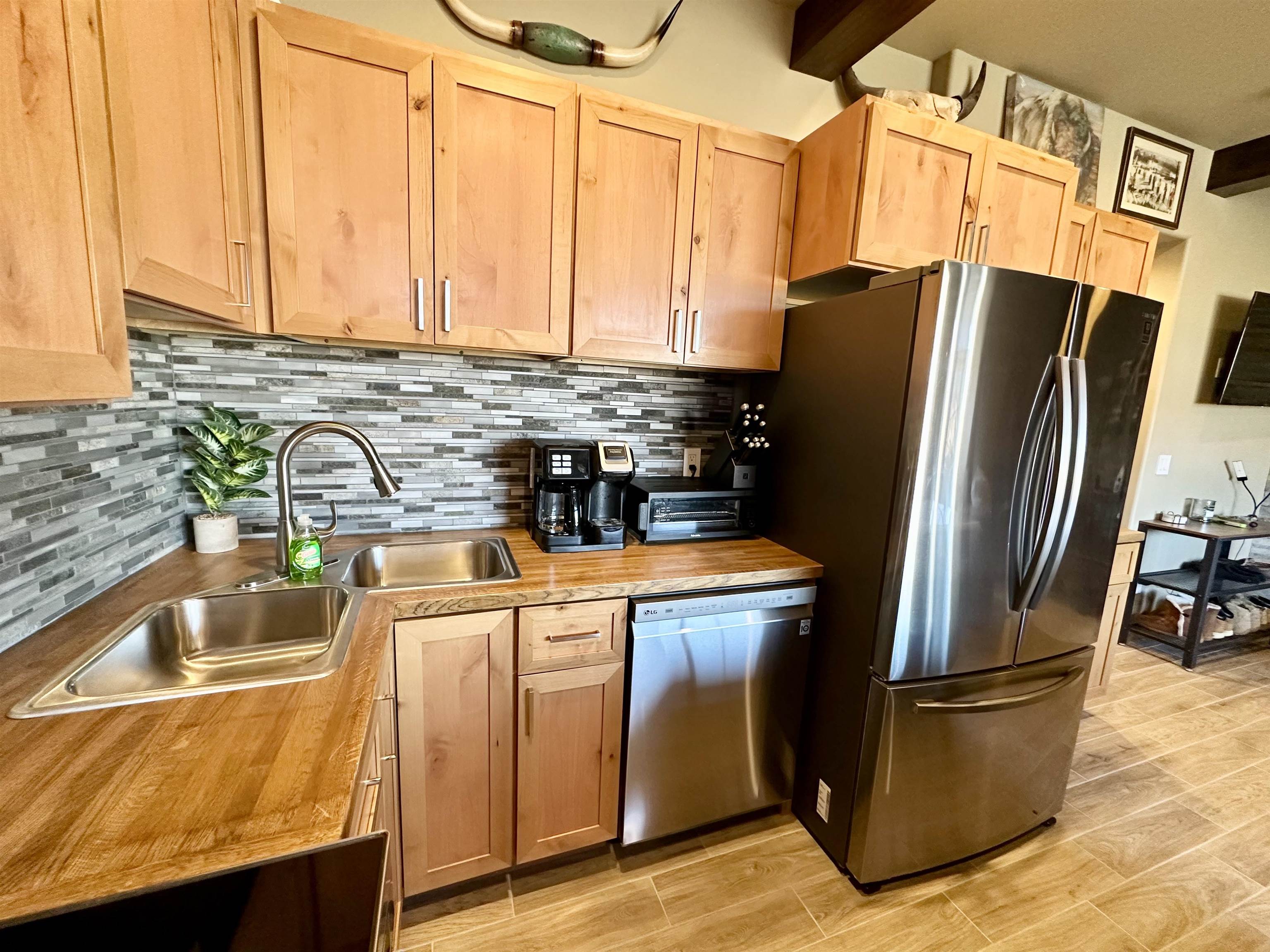 3465 Mountain View Blvd Unit: 10C