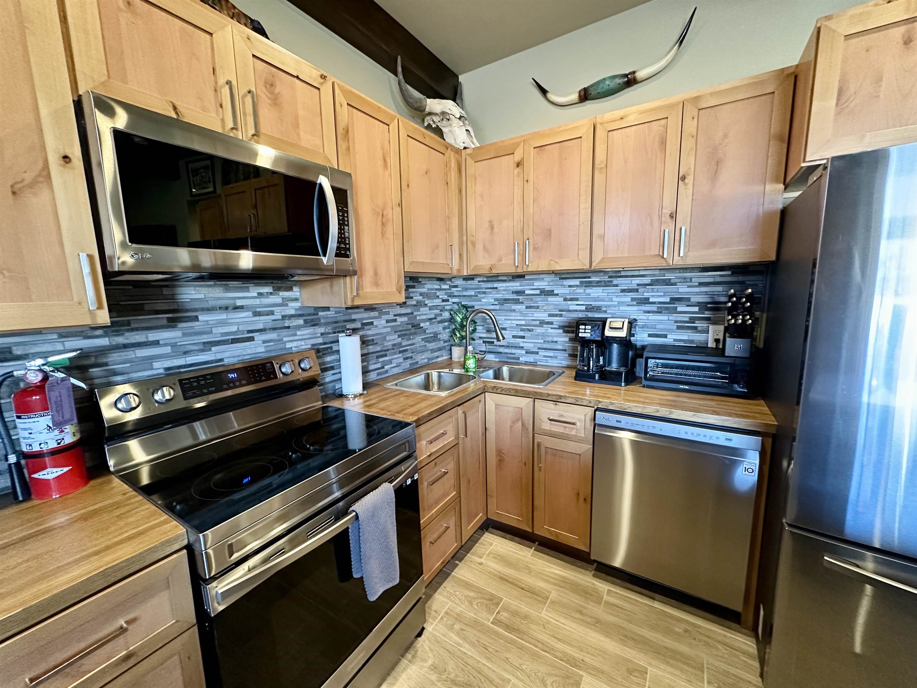 3465 Mountain View Blvd Unit: 10C