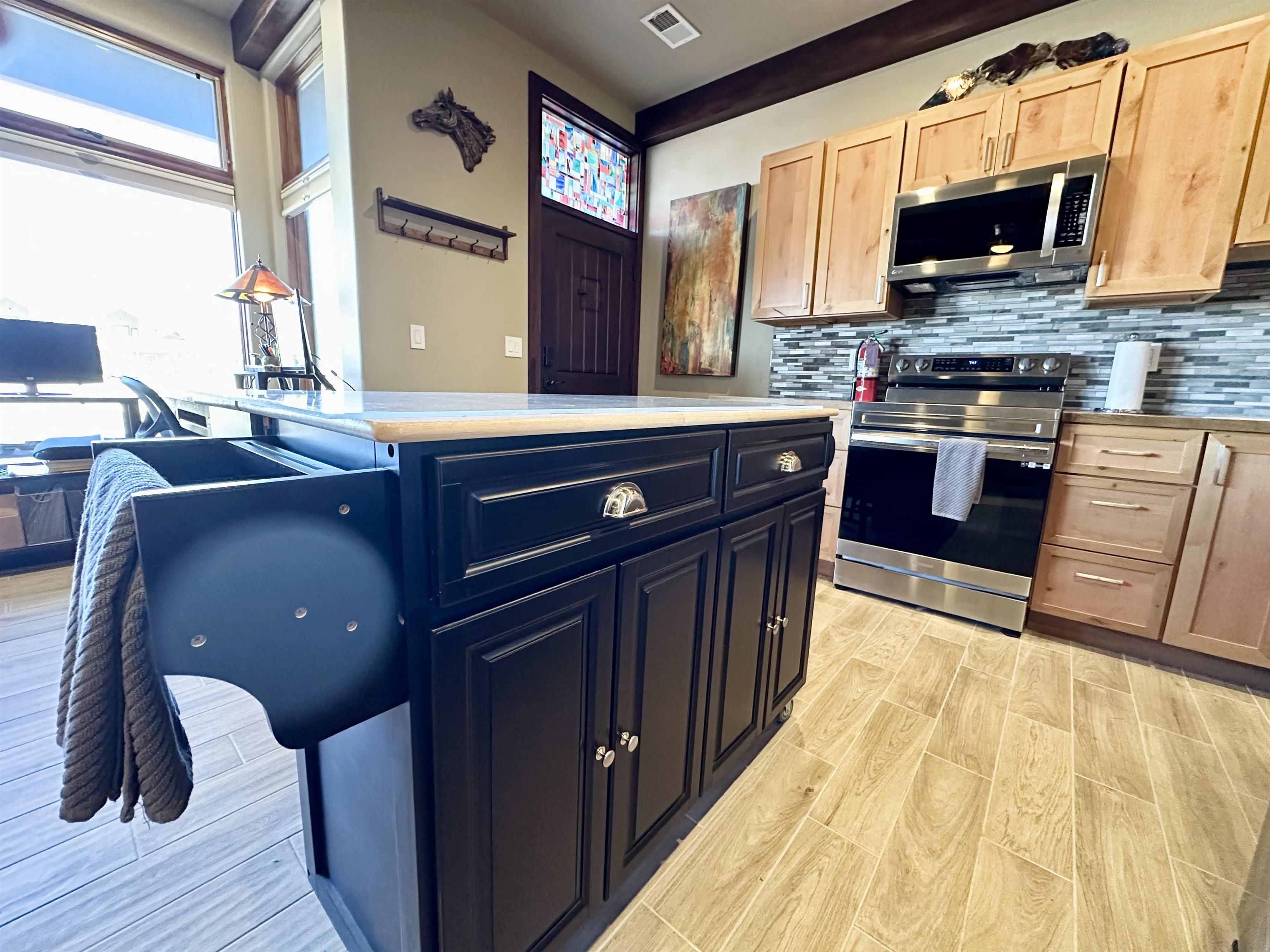 3465 Mountain View Blvd Unit: 10C