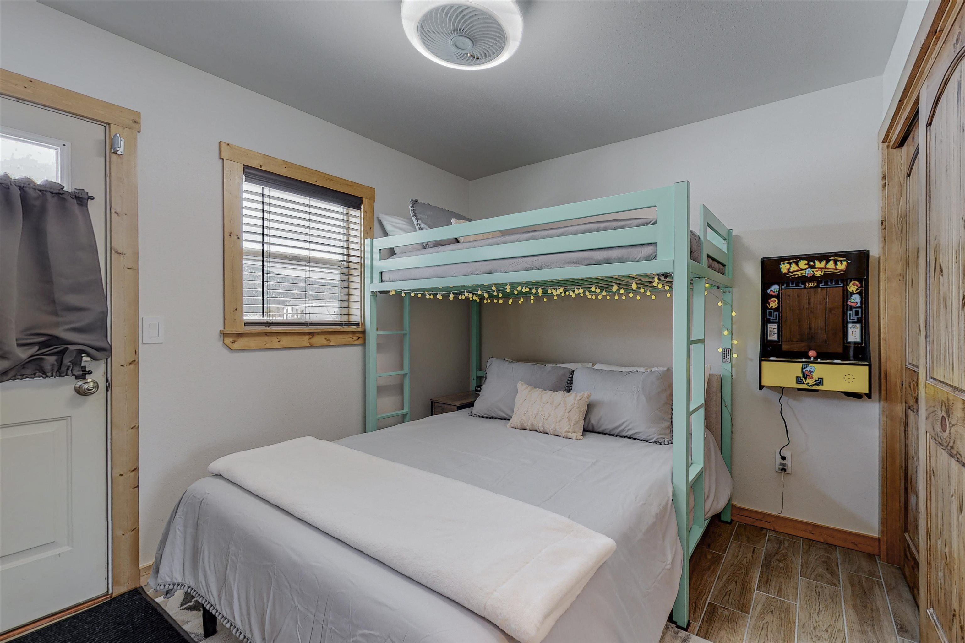 3465 Mountain View Blvd Unit: 6B