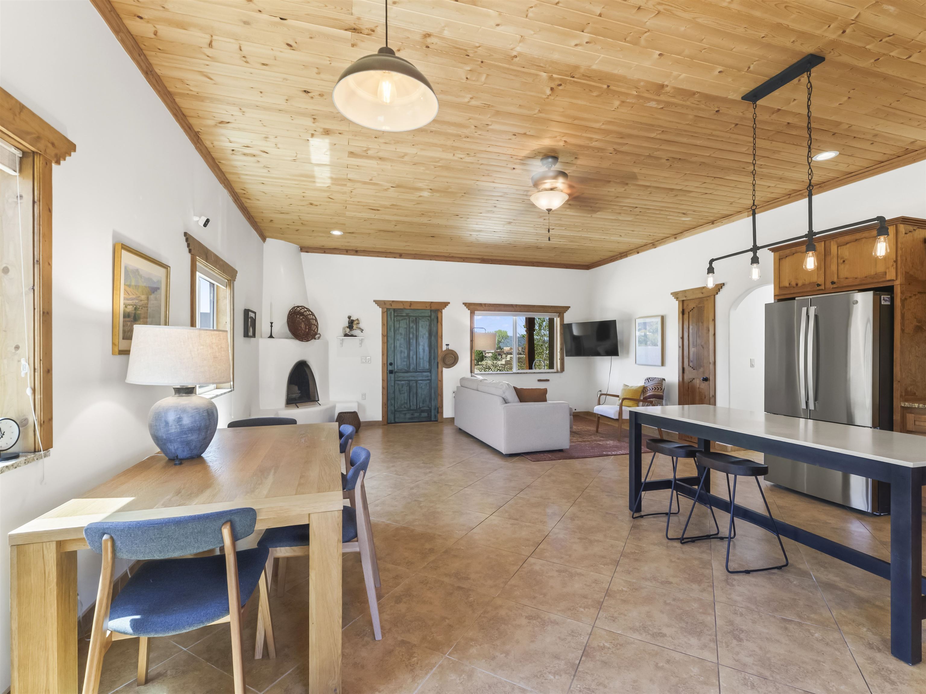 211 Las Olas Dr