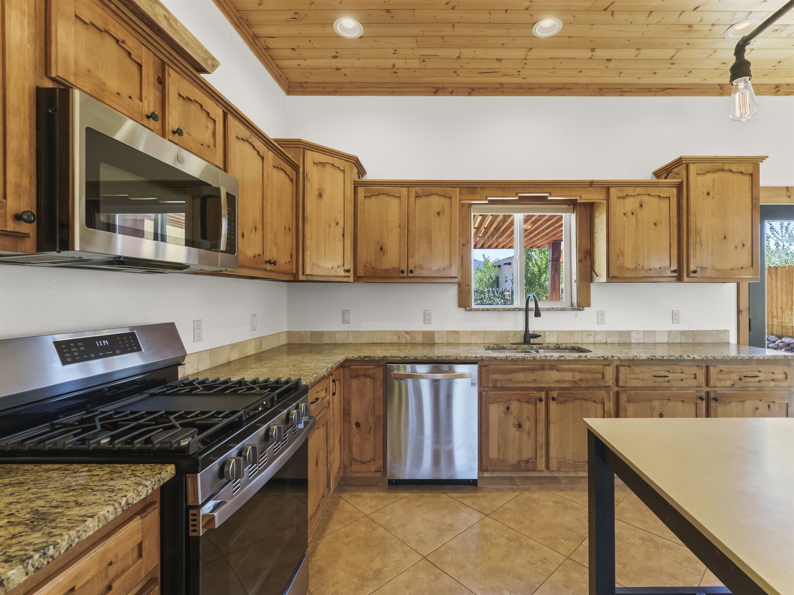 211 Las Olas Dr