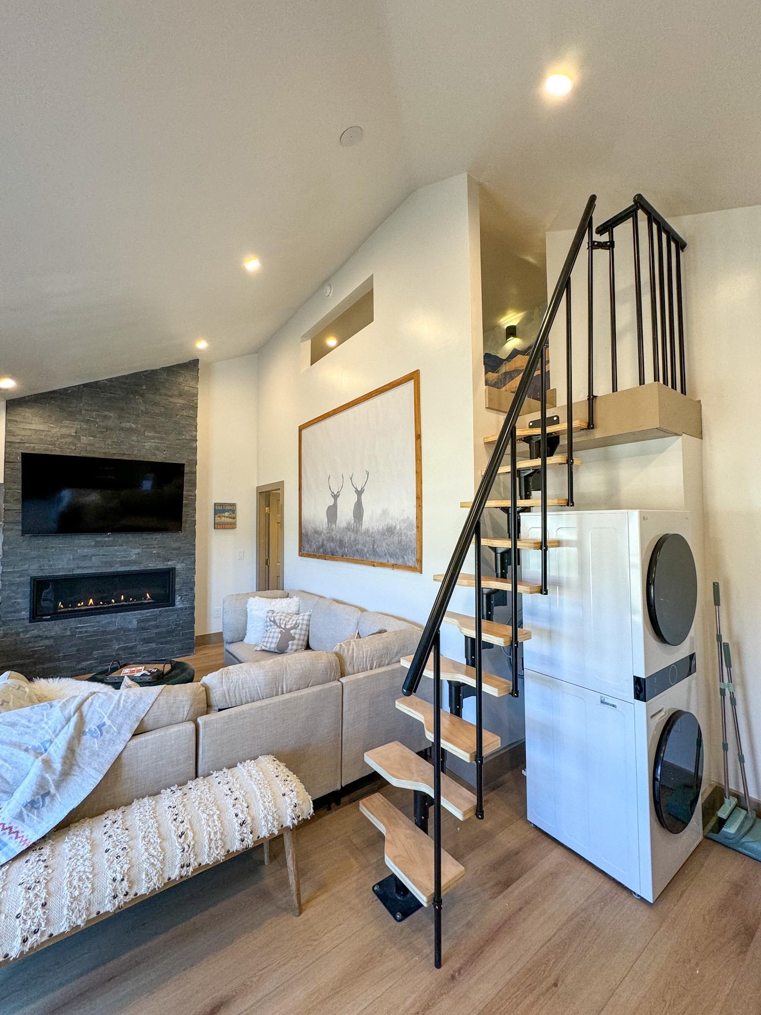3465 Mountain View Blvd 13B