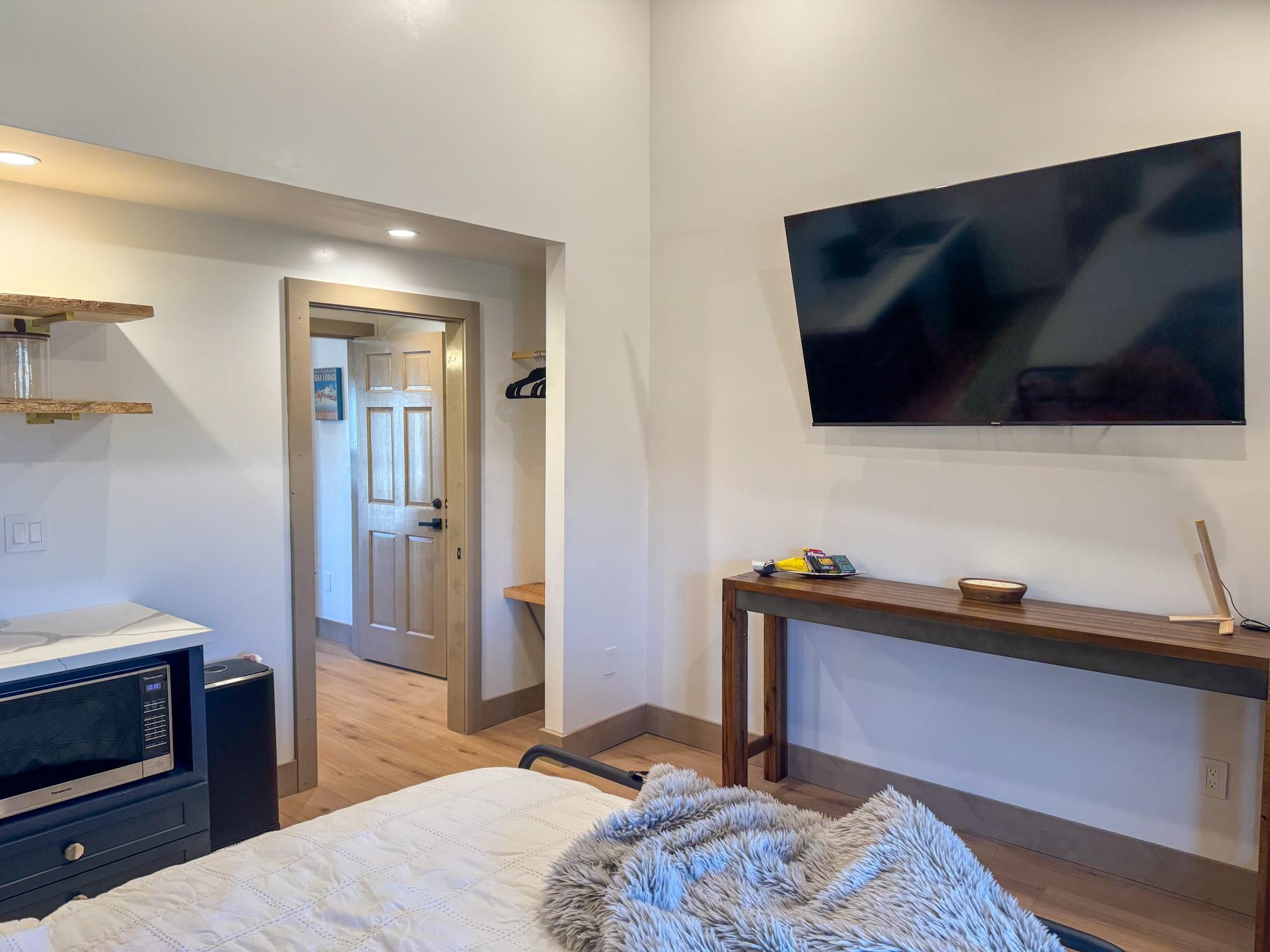 3465 Mountain View Blvd 13B