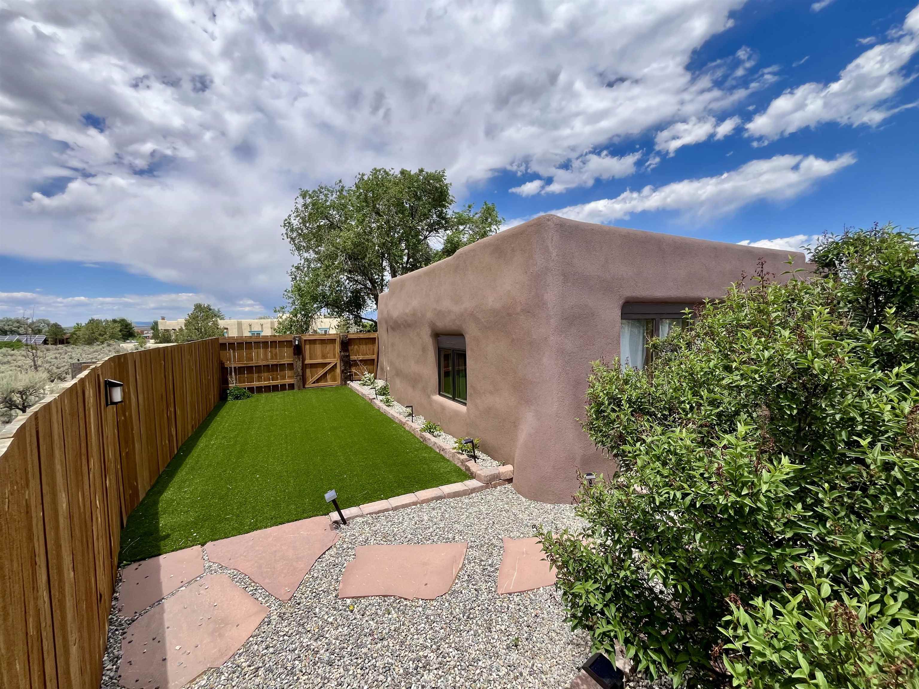 55 Vista Linda Rd