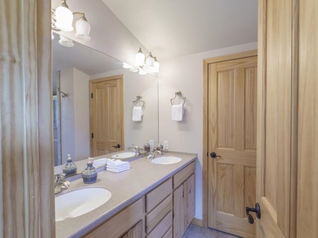 47 Woodlands Dr