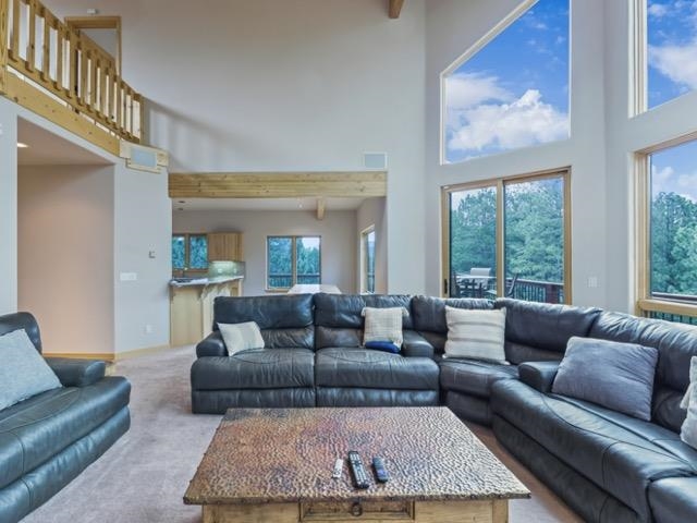 47 Woodlands Dr
