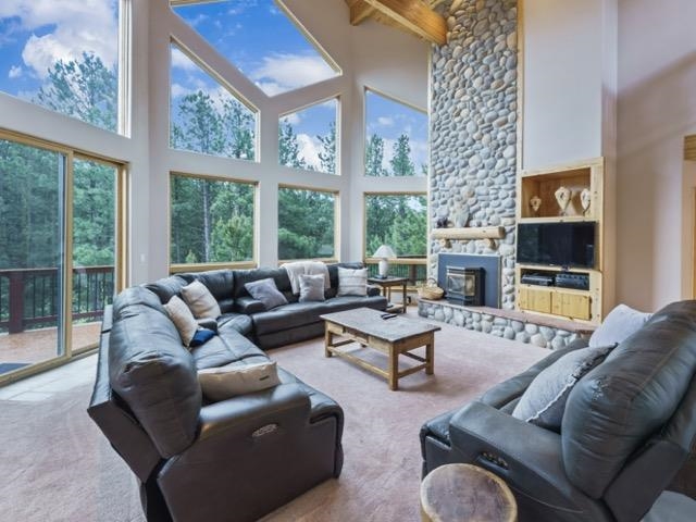 47 Woodlands Dr