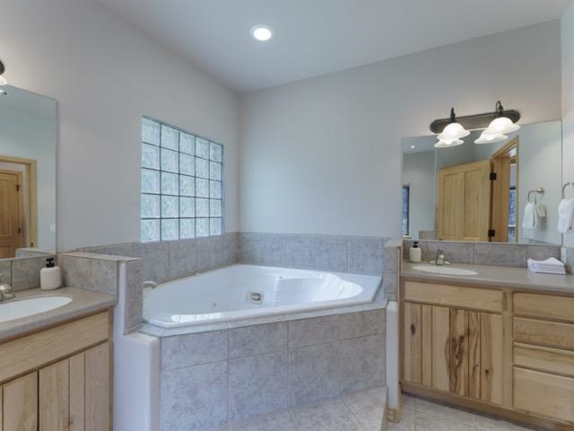 47 Woodlands Dr