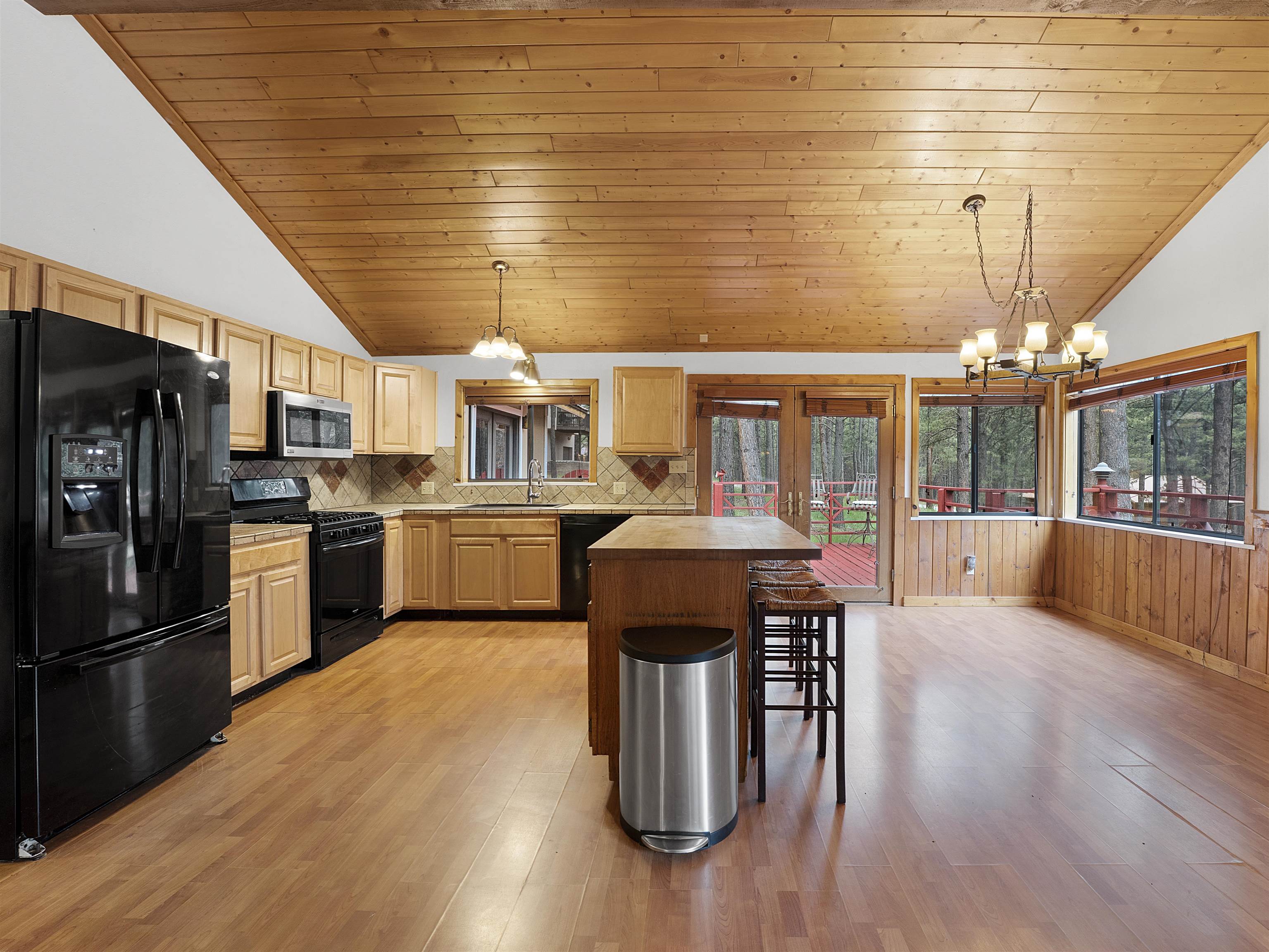 56 Pine Valley Dr