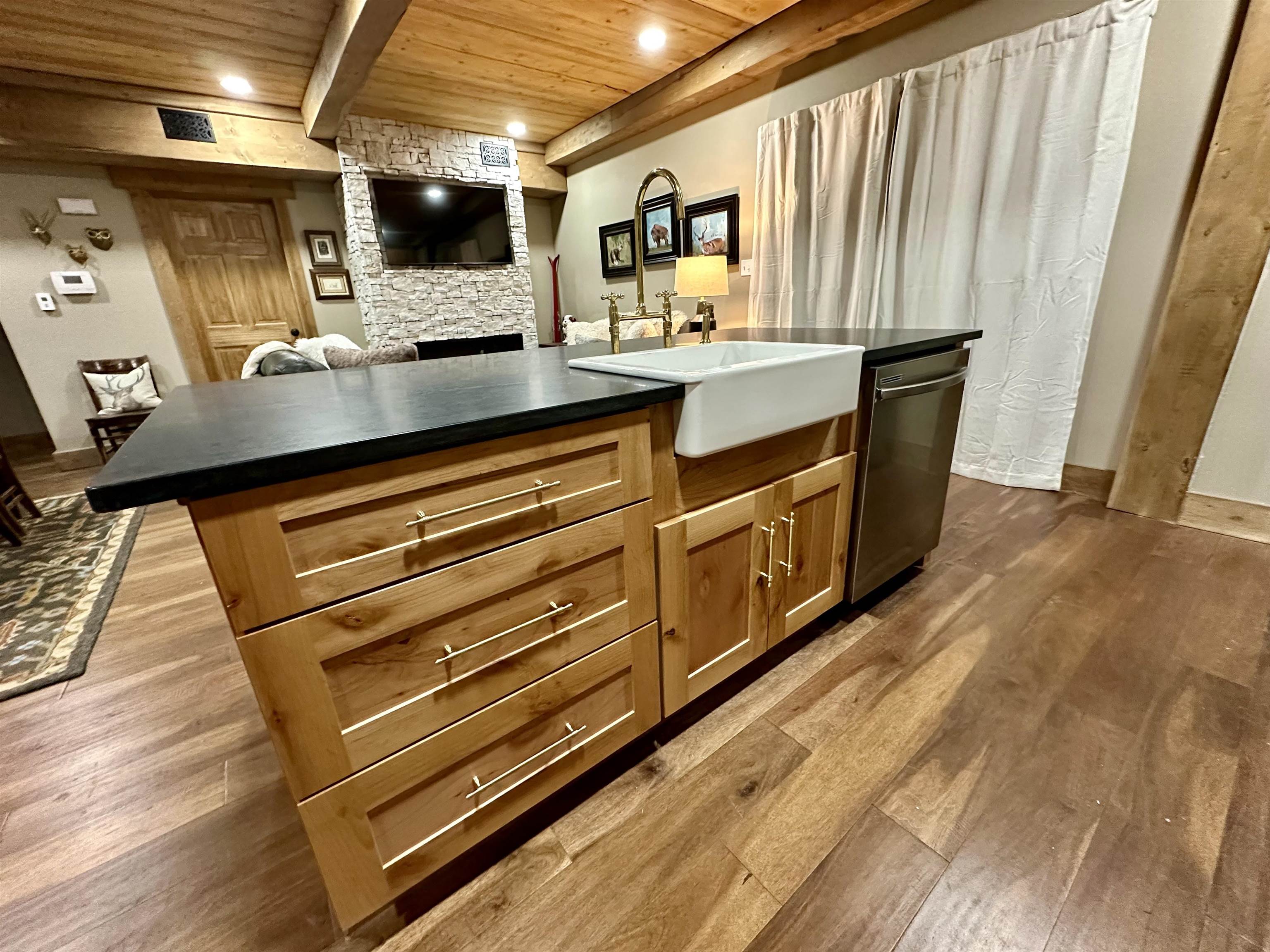 3465 Mountain View Blvd Unit: 12D