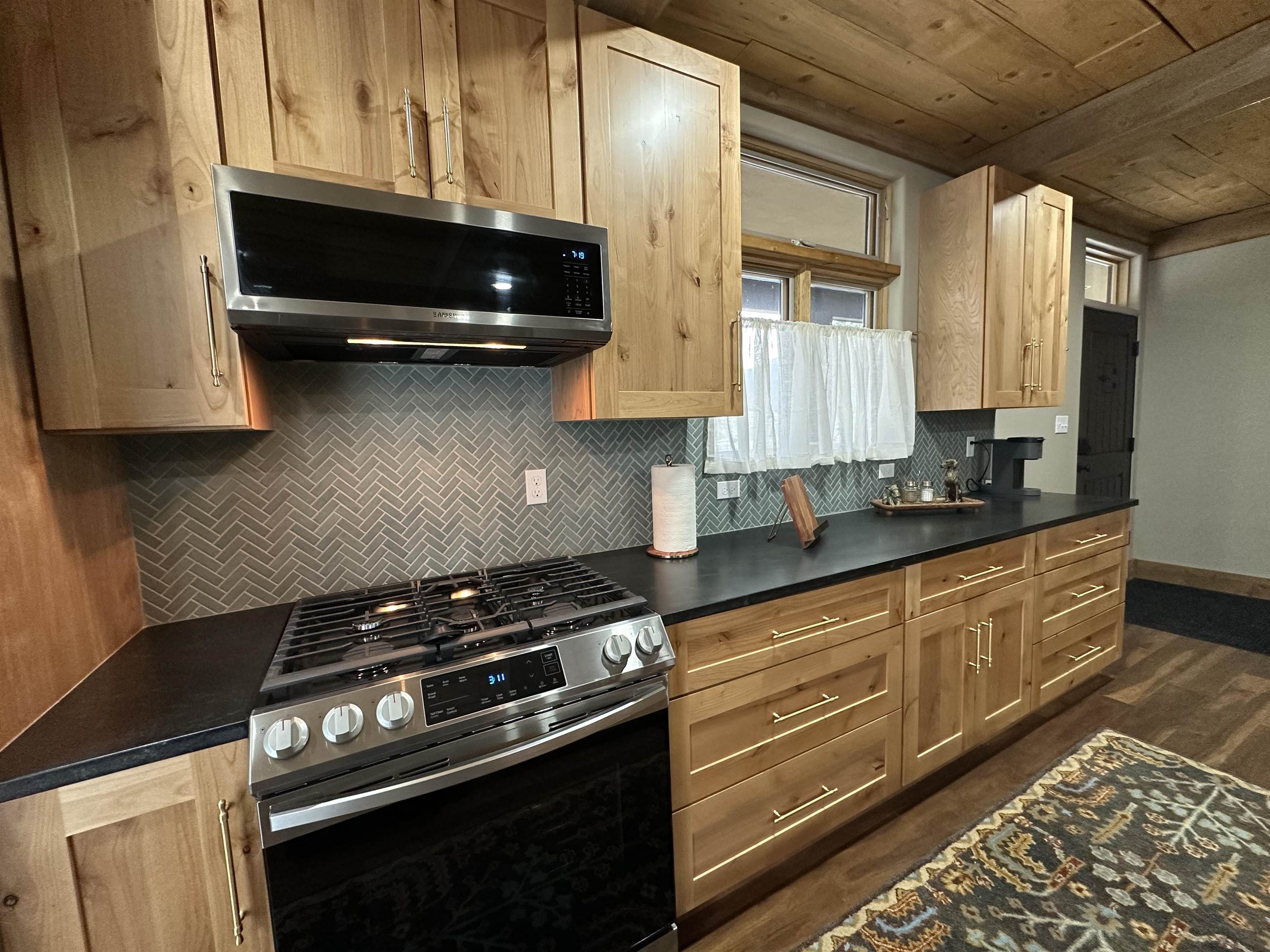 3465 Mountain View Blvd Unit: 12D