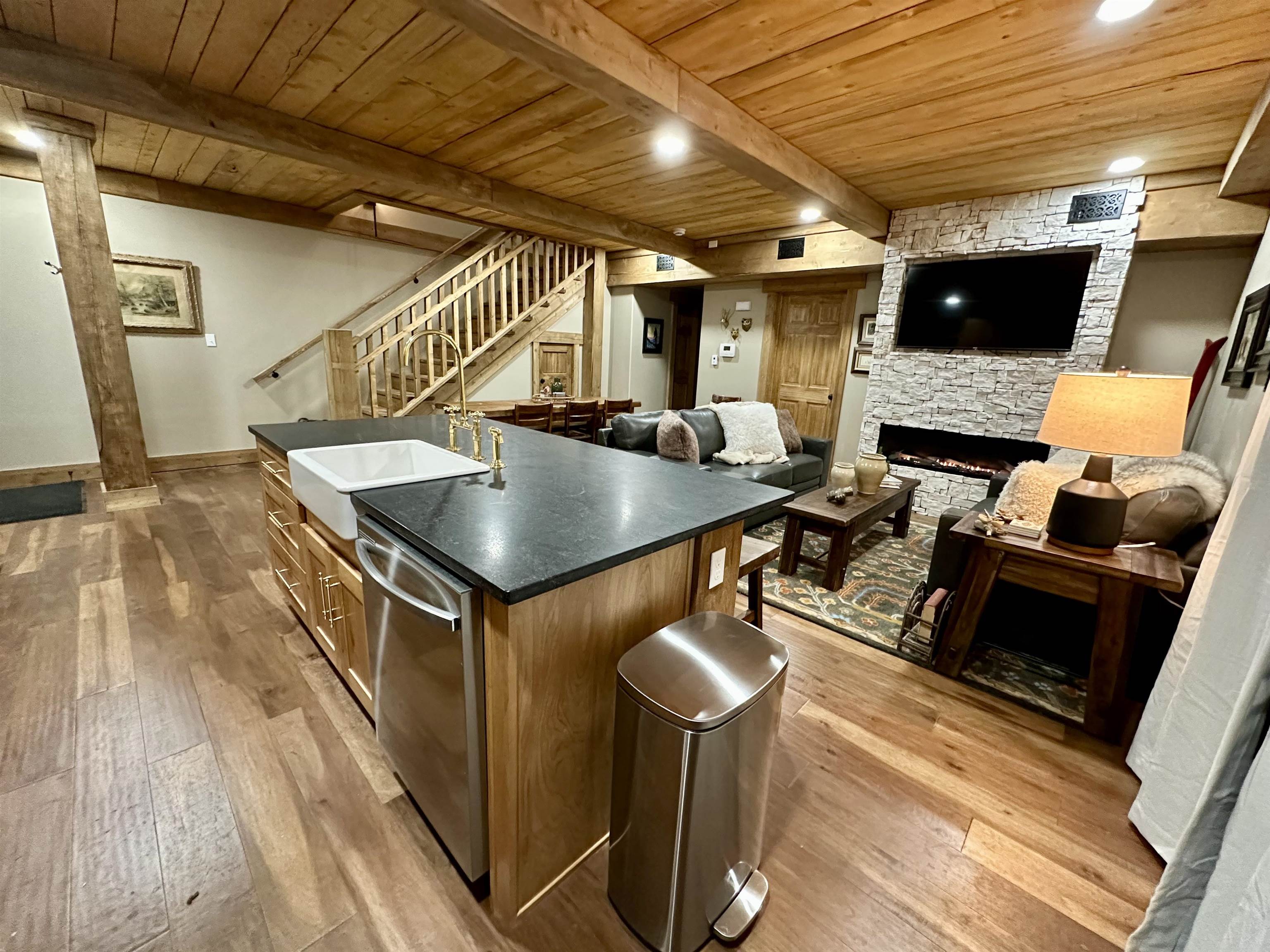 3465 Mountain View Blvd Unit: 12D