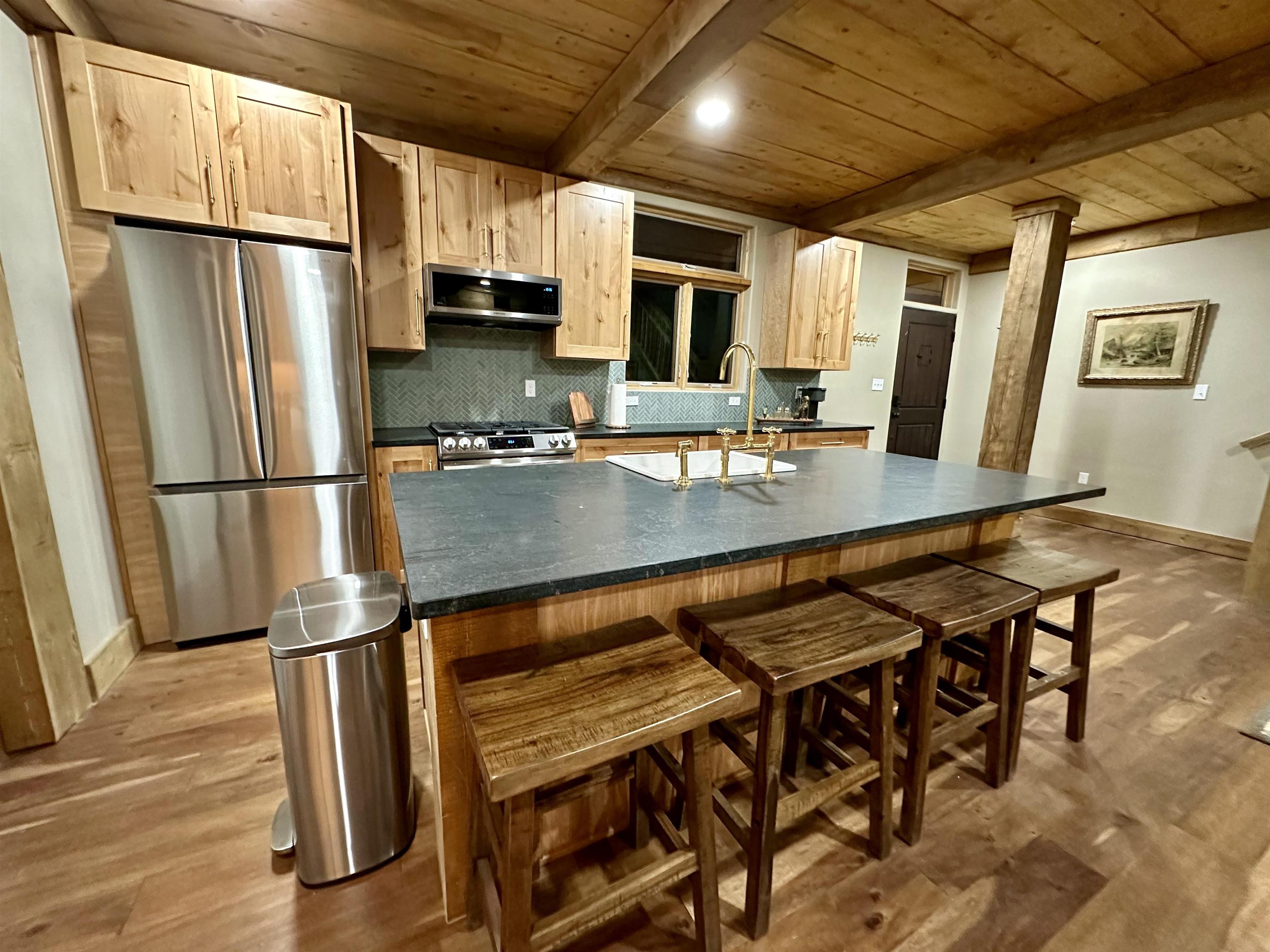 3465 Mountain View Blvd Unit: 12D
