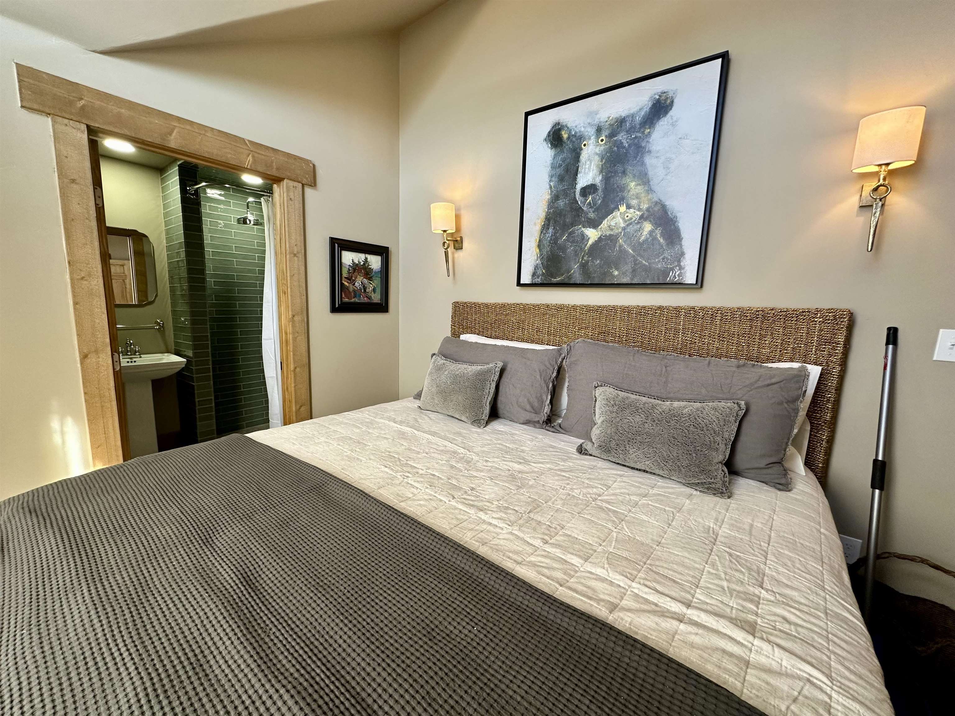 3465 Mountain View Blvd Unit: 12D