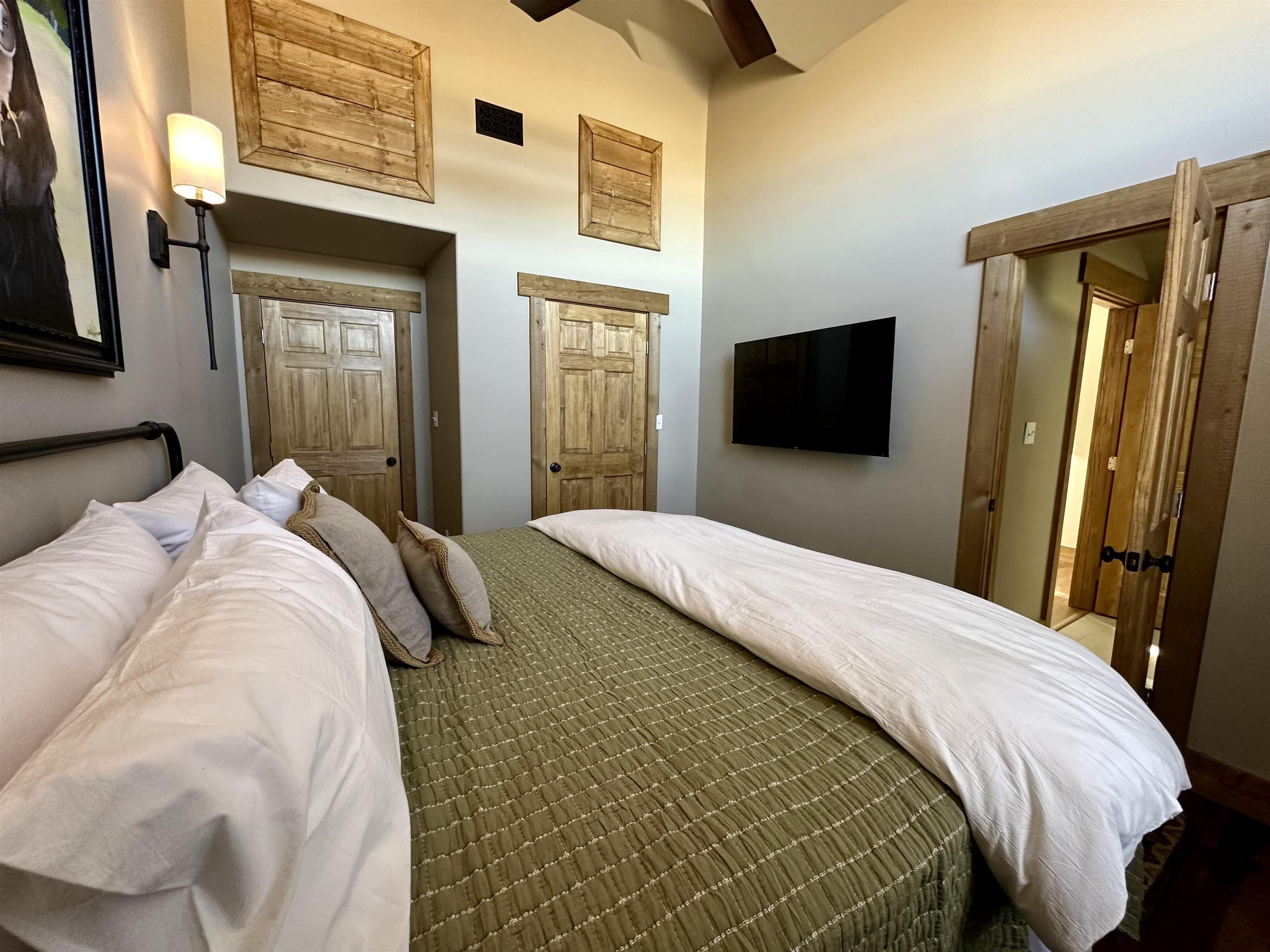 3465 Mountain View Blvd Unit: 12D