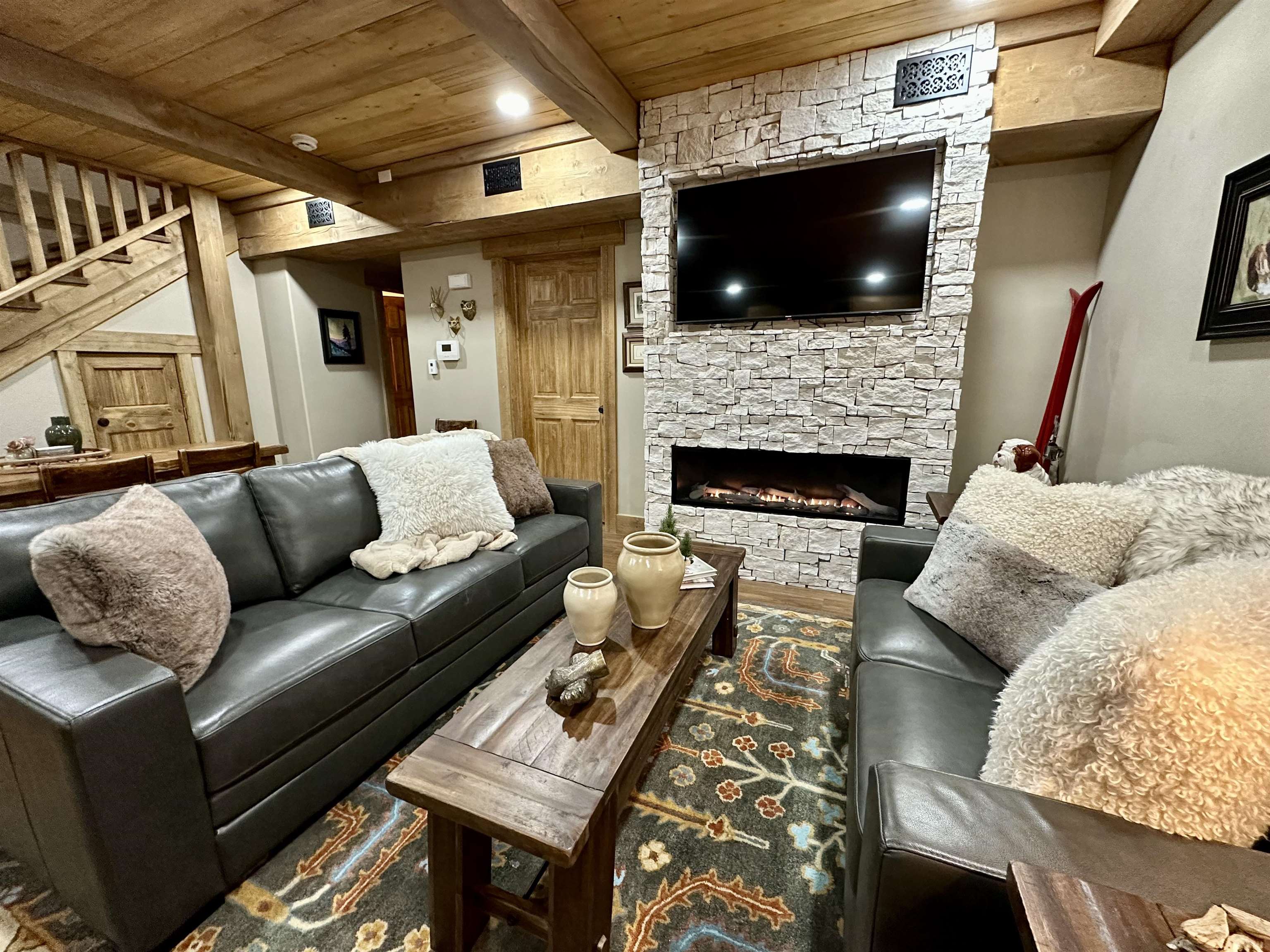 3465 Mountain View Blvd Unit: 12D