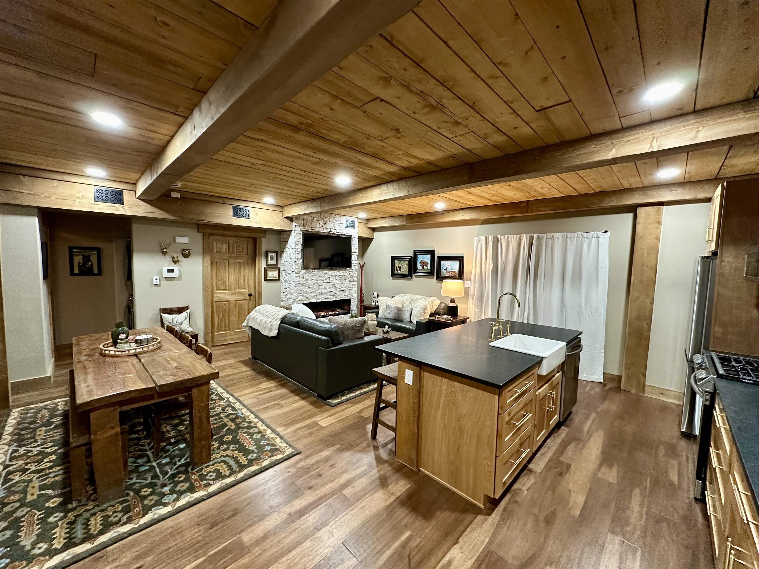 3465 Mountain View Blvd Unit: 12D