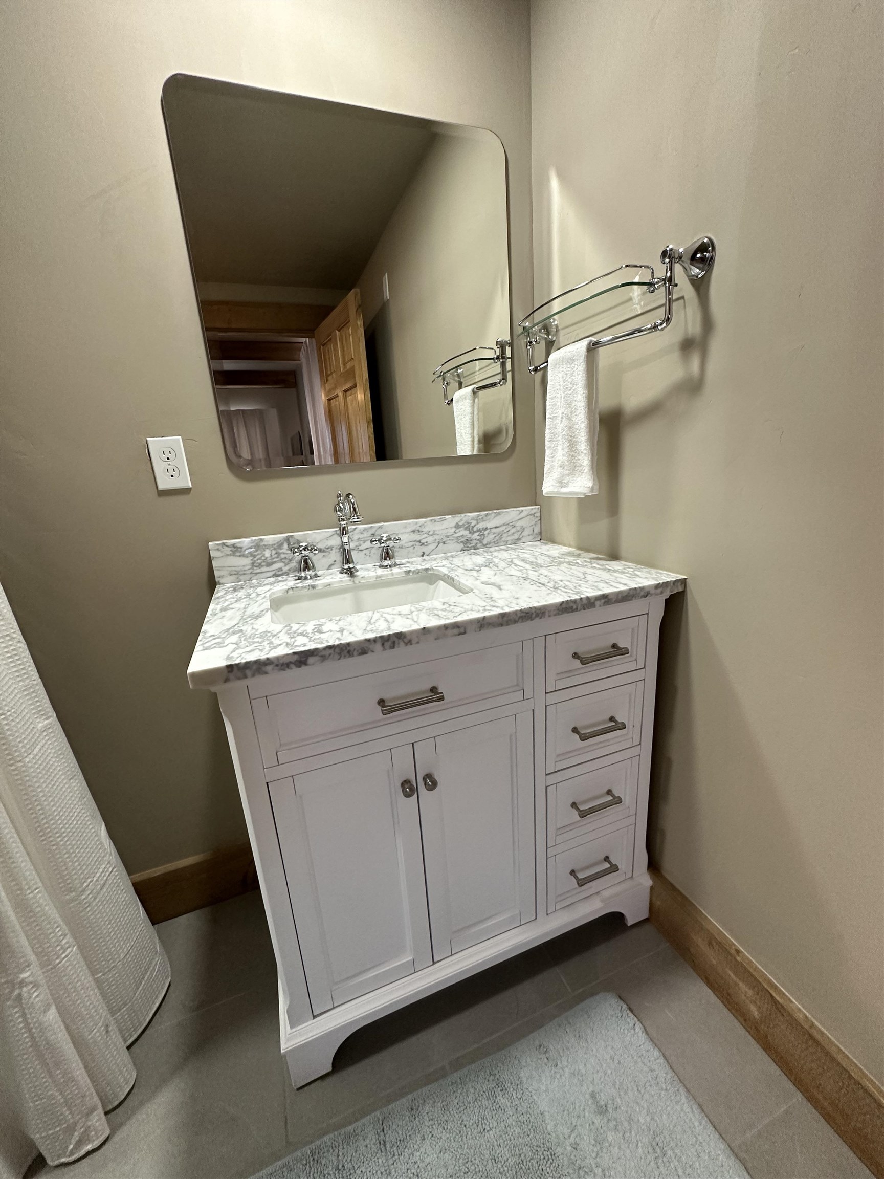 3465 Mountain View Blvd Unit: 12D