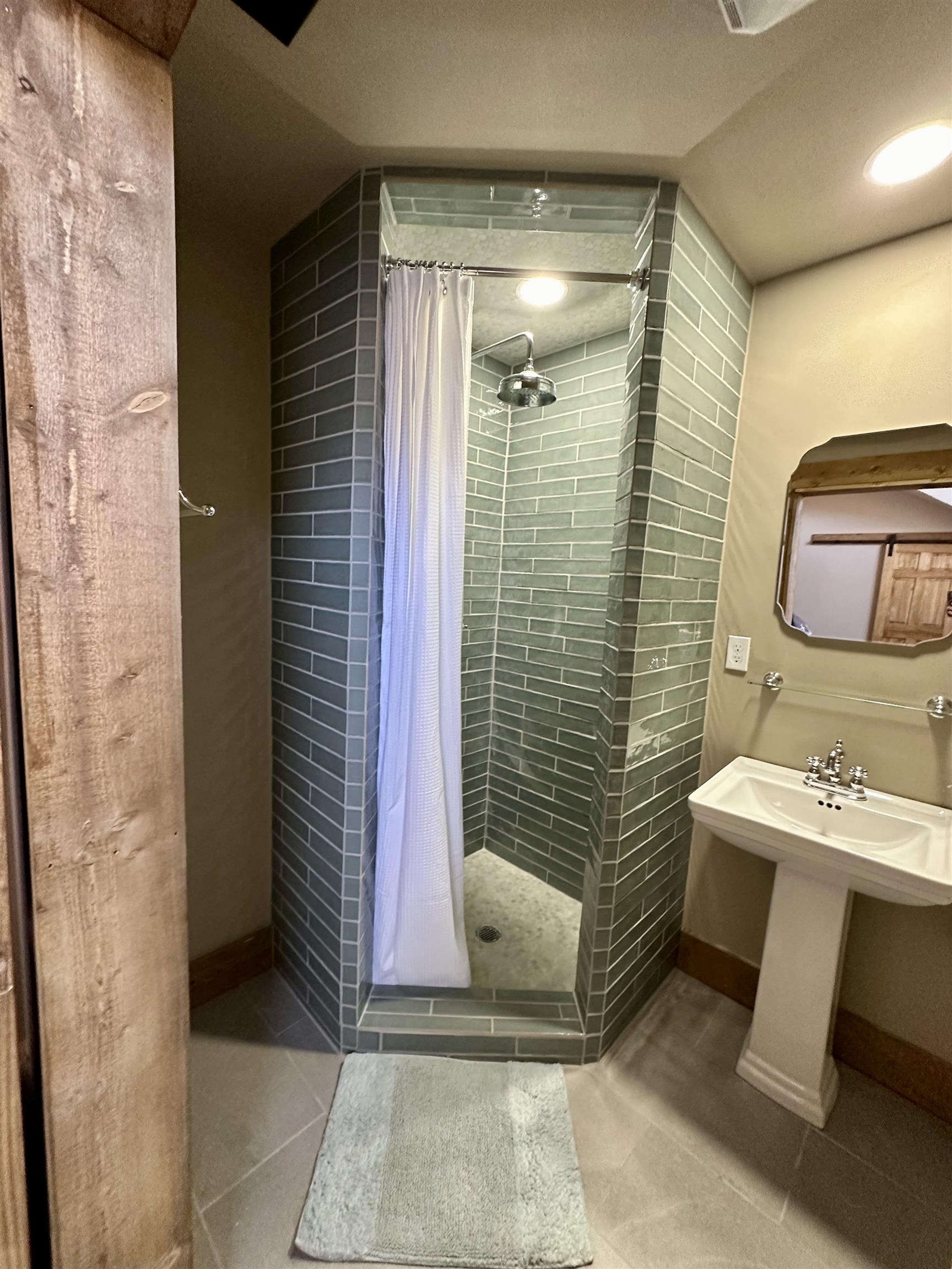 3465 Mountain View Blvd Unit: 12D