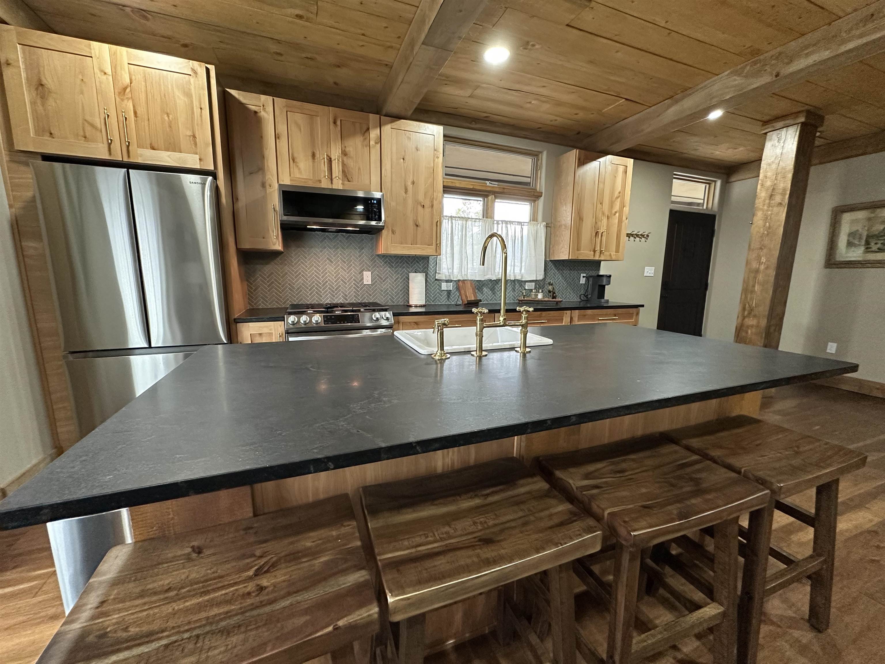 3465 Mountain View Blvd Unit: 12D