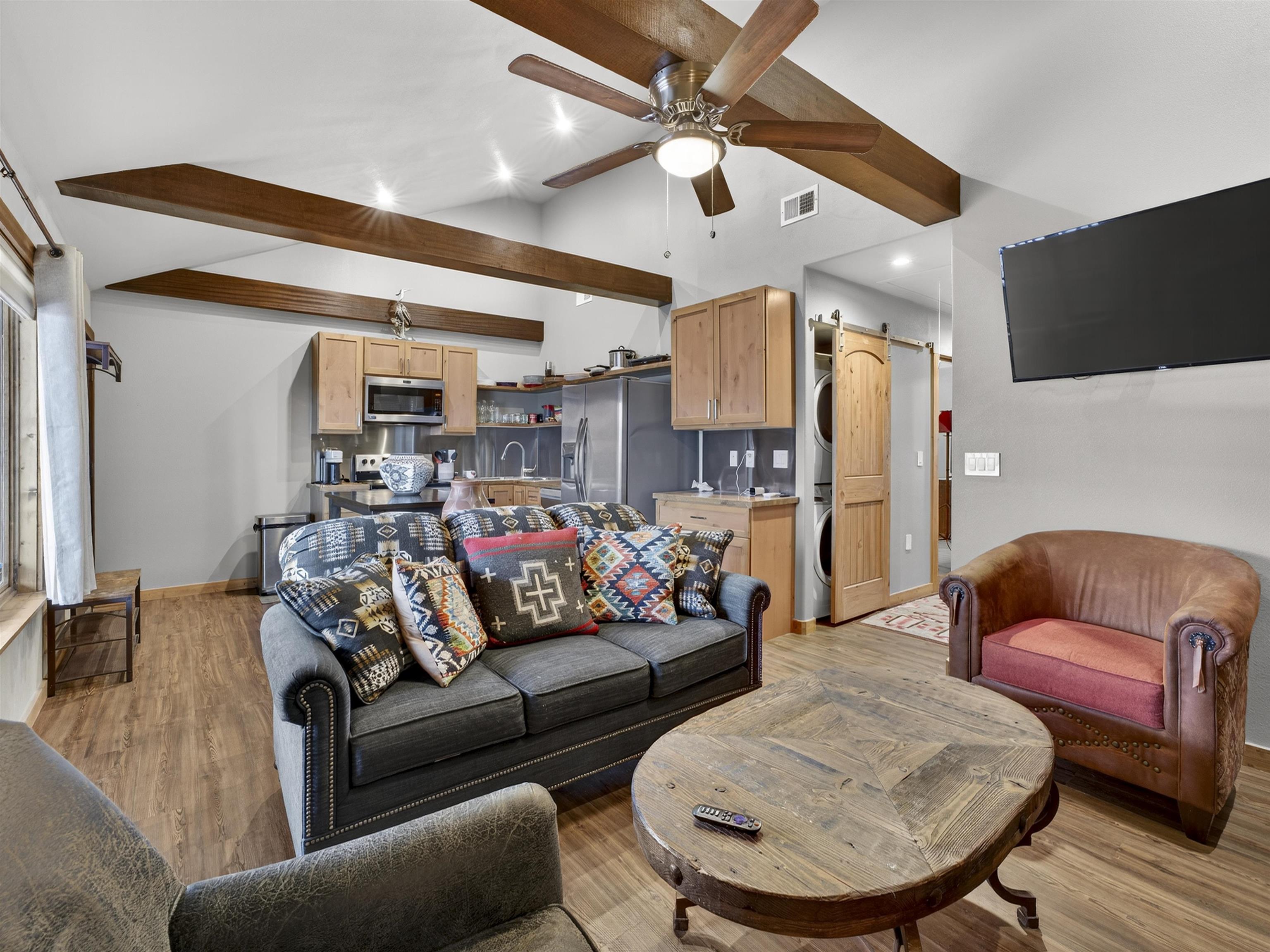 3465 Mountain View Blvd Unit: 18C