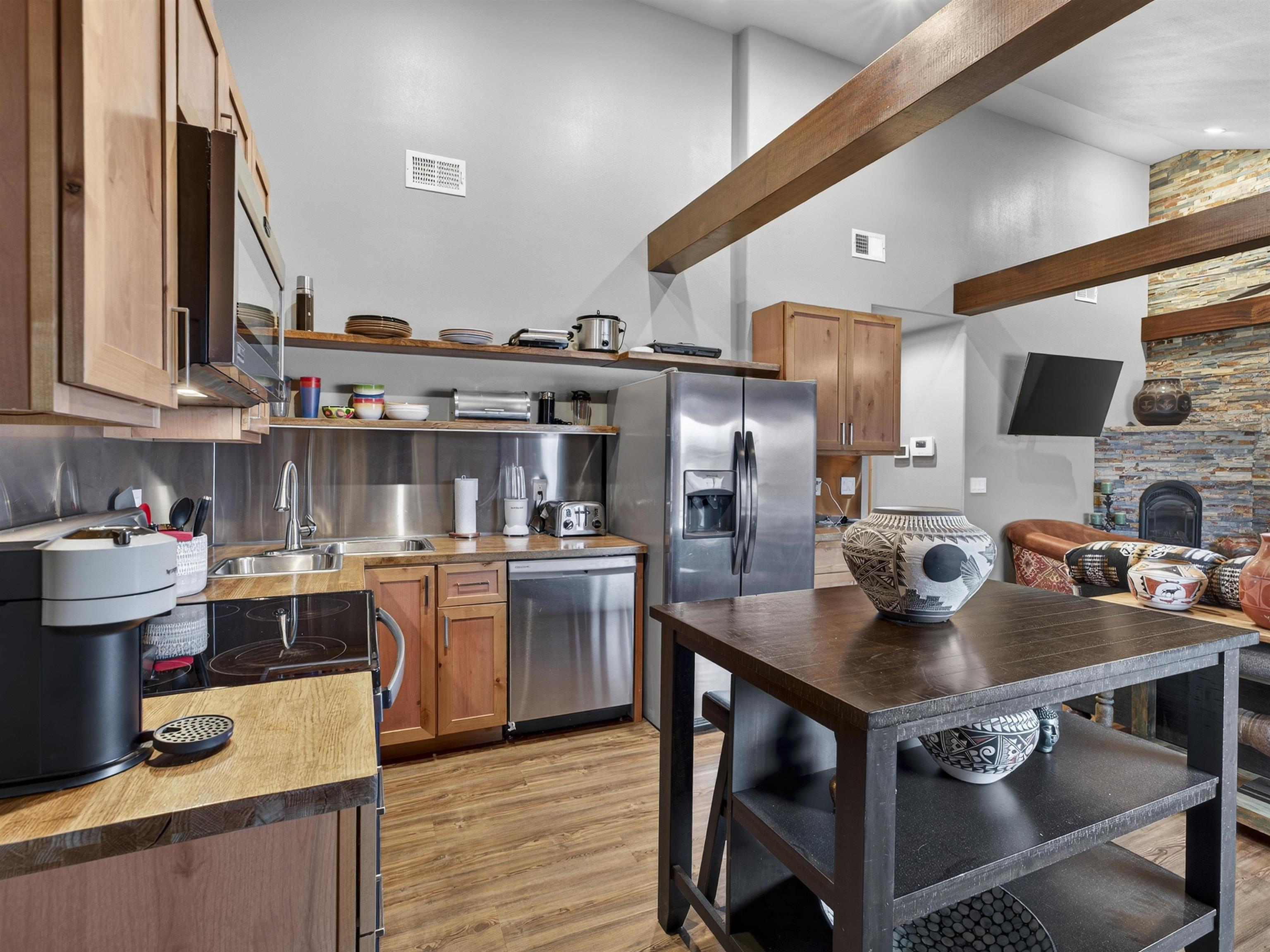 3465 Mountain View Blvd Unit: 18C