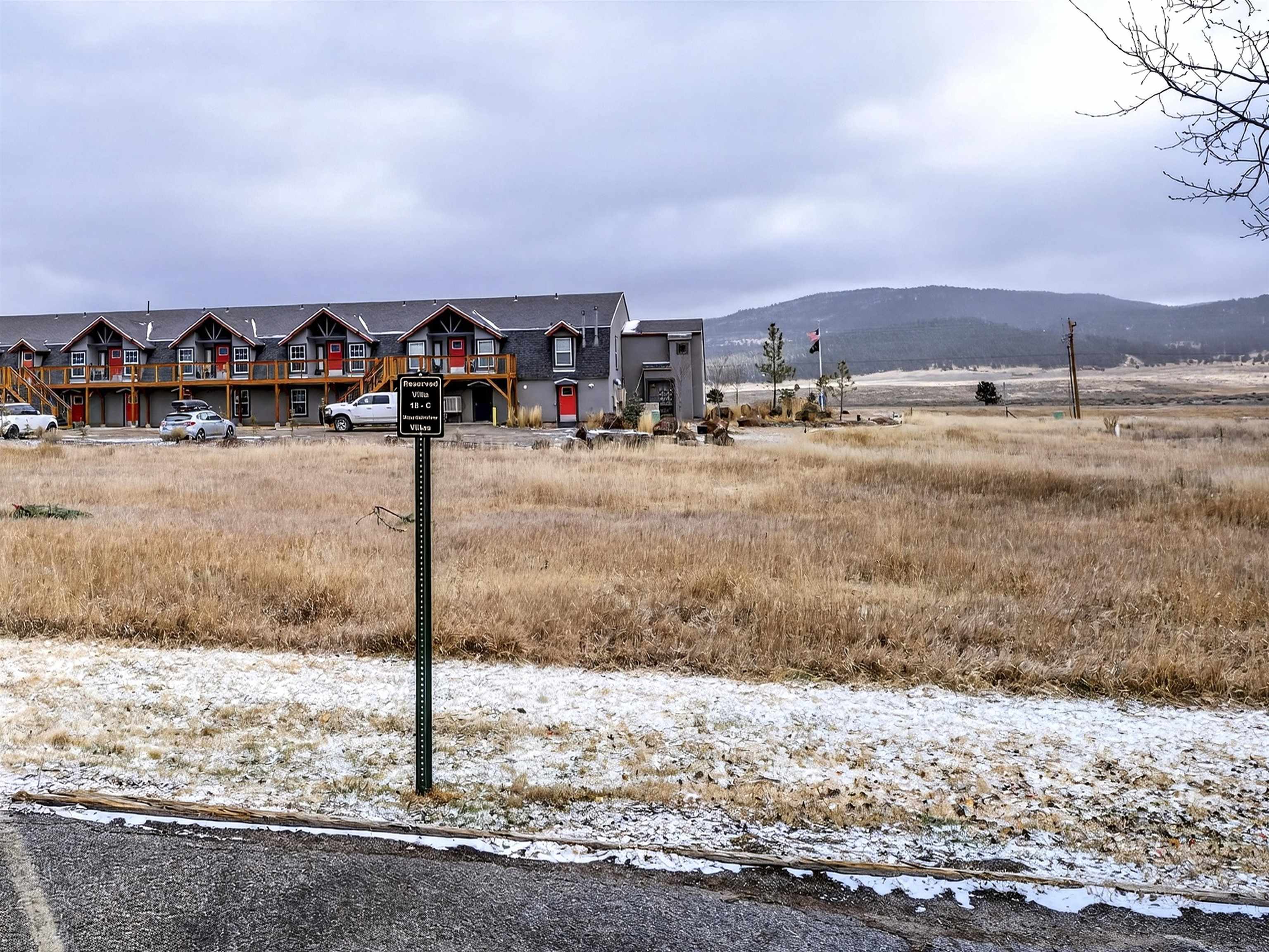 3465 Mountain View Blvd Unit: 18C