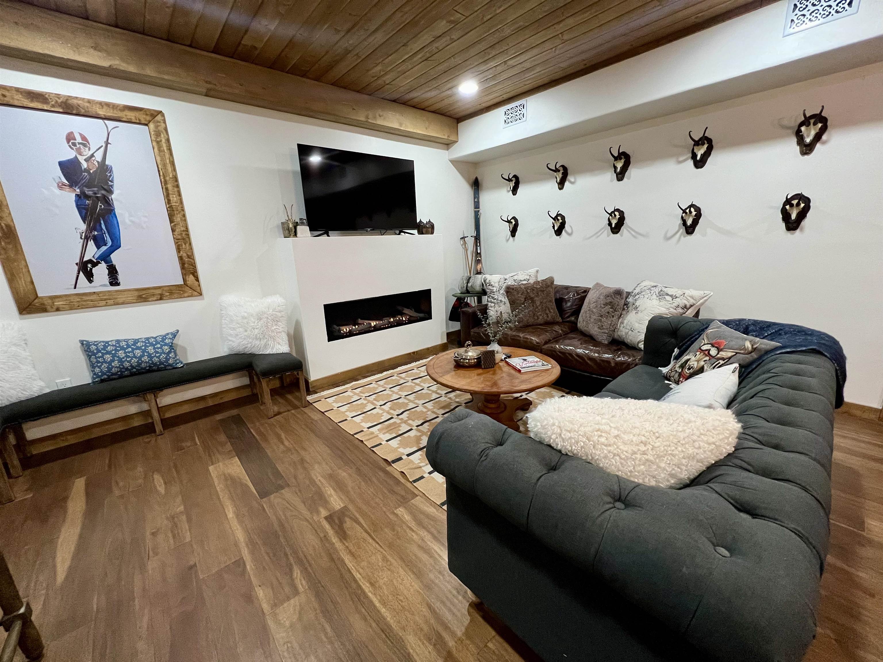 3465 Mountain View Blvd 11D