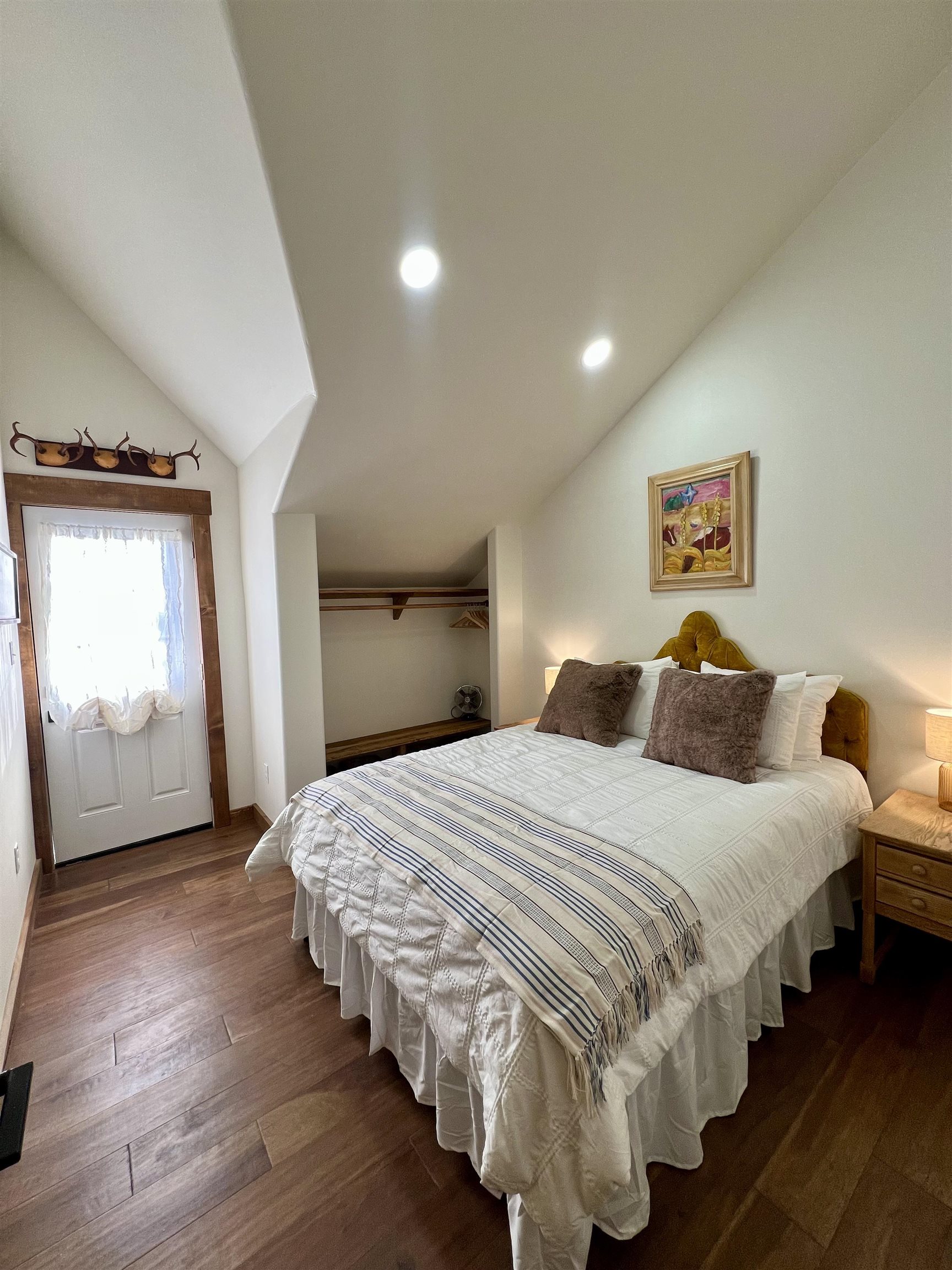 3465 Mountain View Blvd 11D