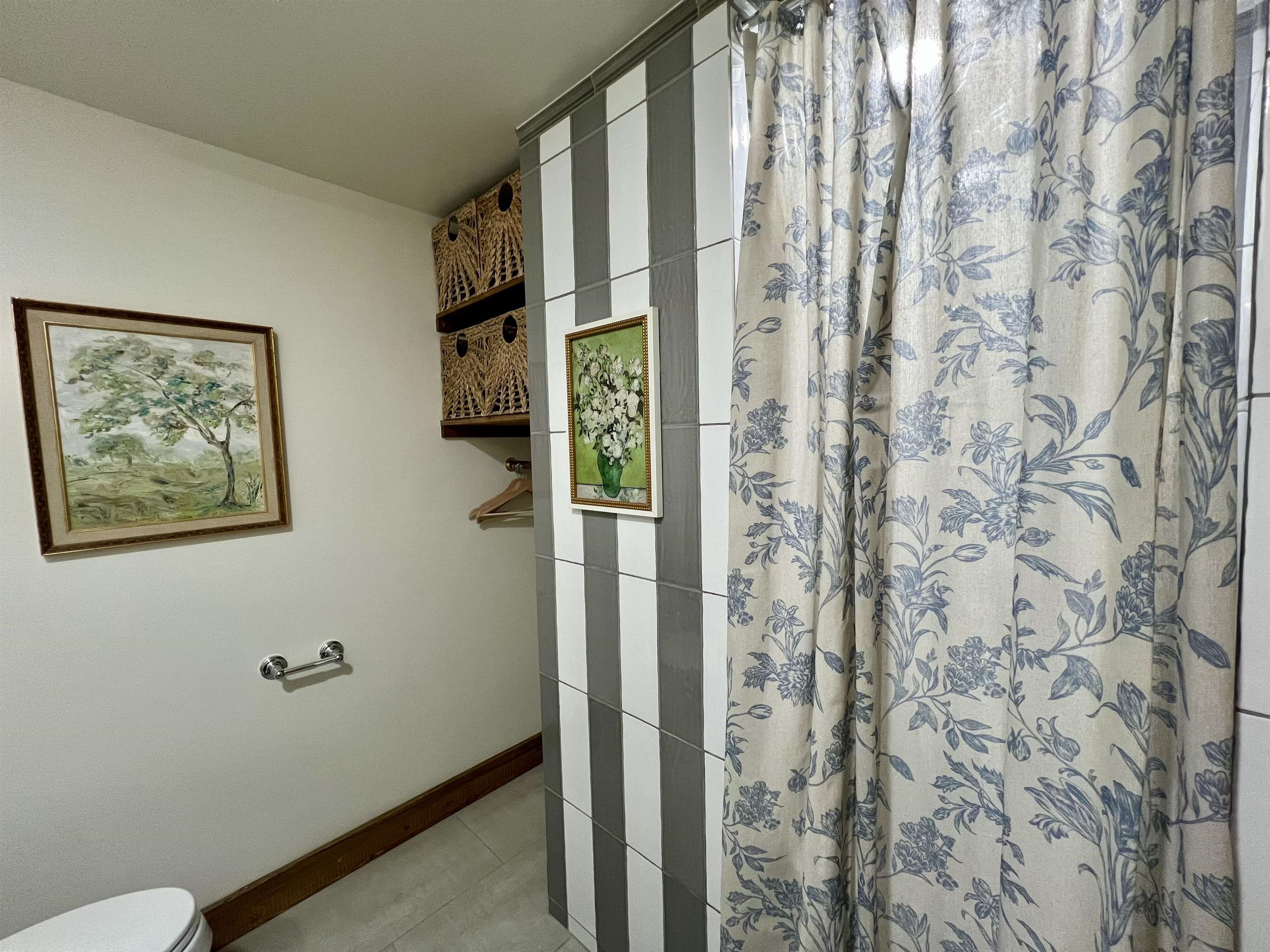 3465 Mountain View Blvd 11D