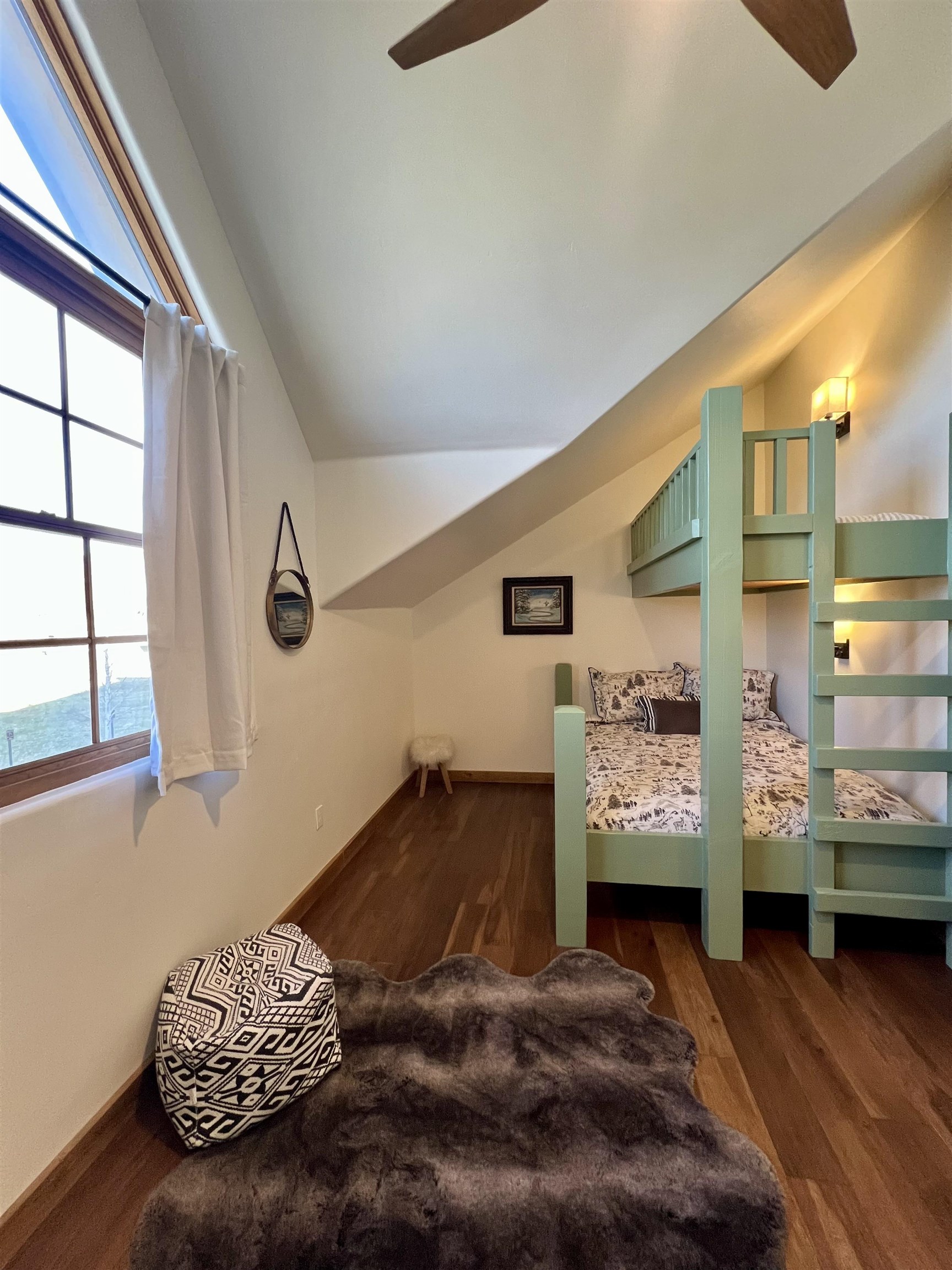 3465 Mountain View Blvd 11D