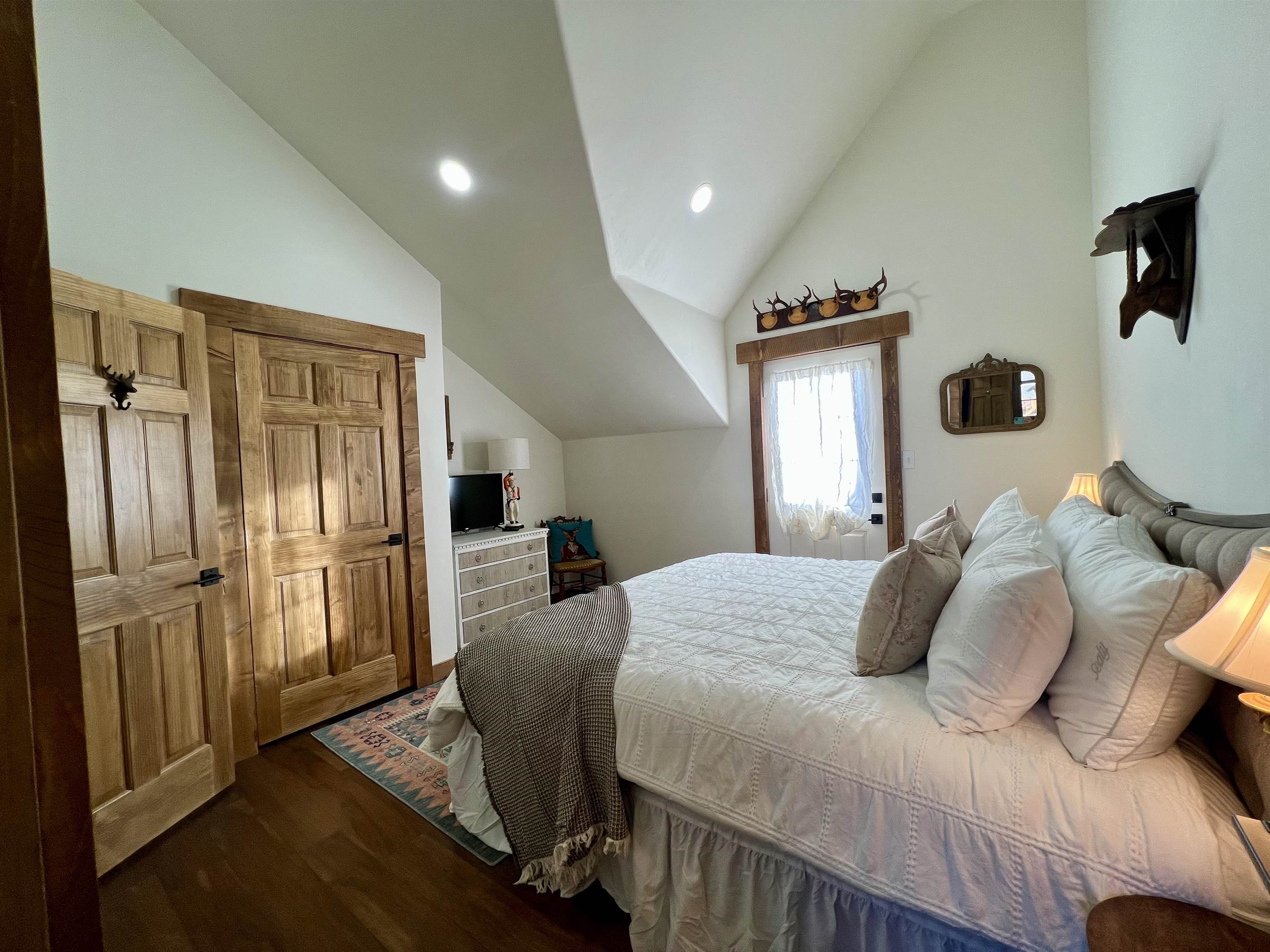 3465 Mountain View Blvd 11D