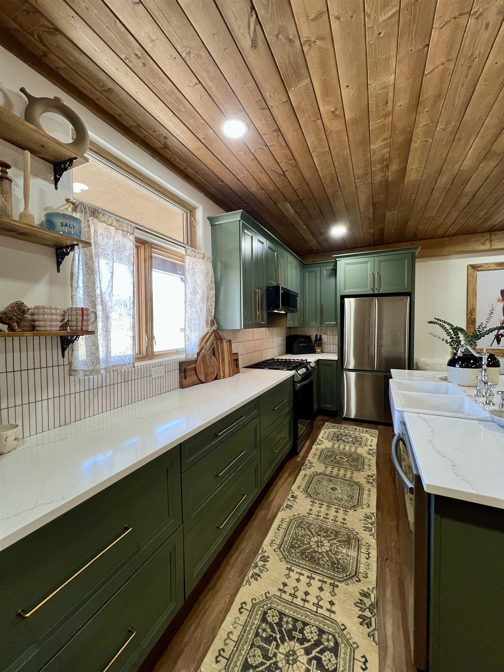 3465 Mountain View Blvd 11D