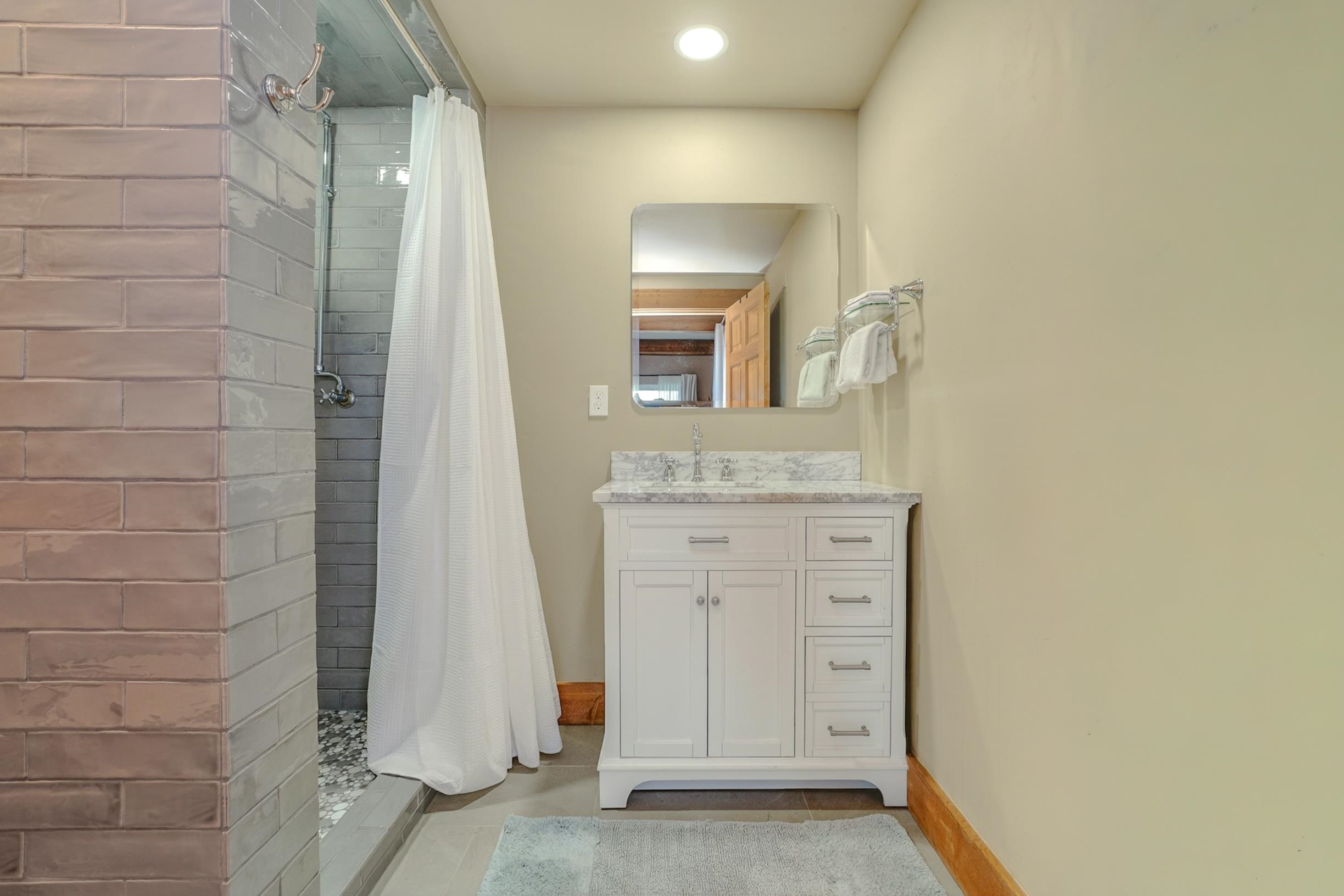 3465 Mountain View Blvd 12D