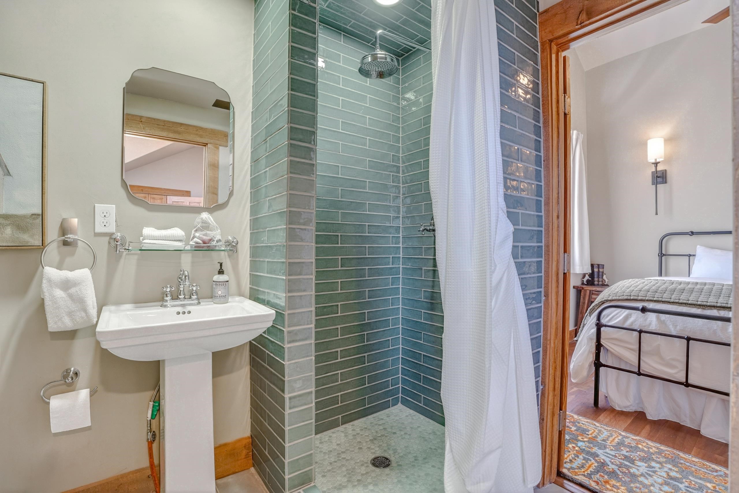 3465 Mountain View Blvd 12D