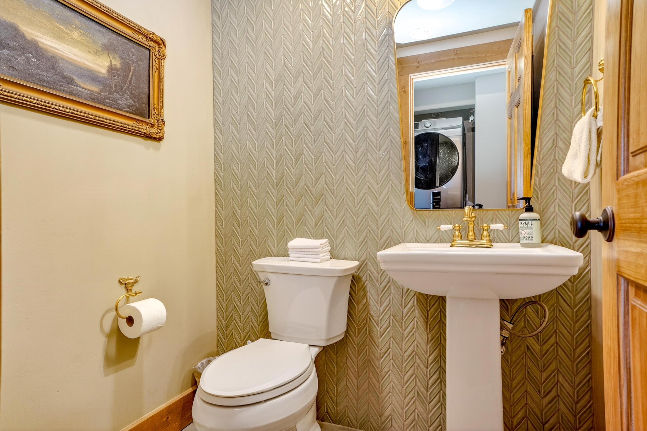 3465 Mountain View Blvd 12D