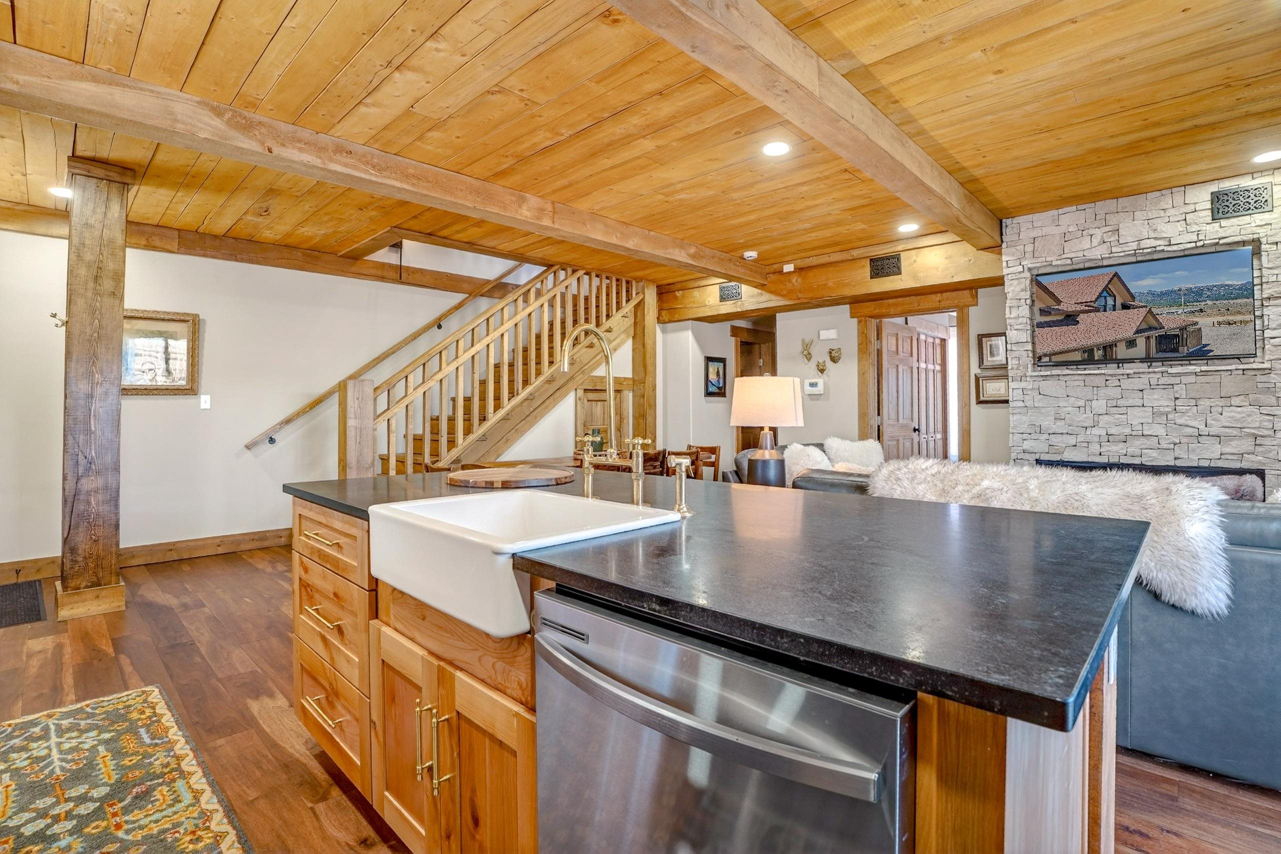 3465 Mountain View Blvd 12D