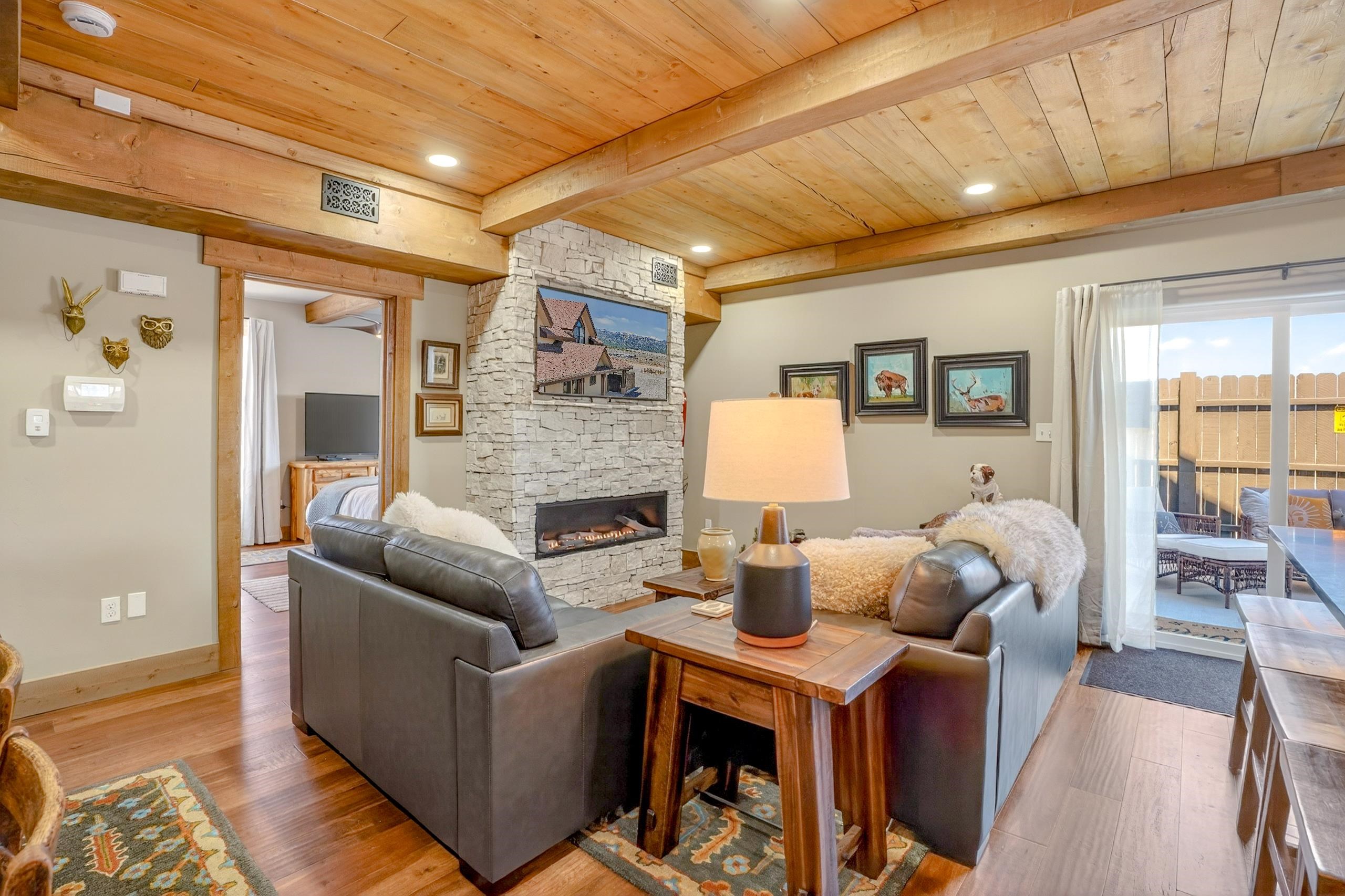 3465 Mountain View Blvd 12D